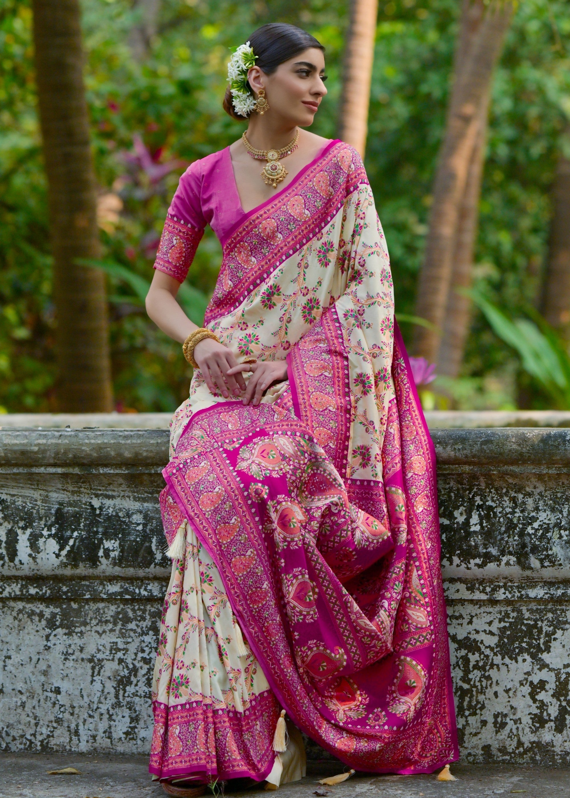 Cream White Thread Woven Pashmina Silk Saree With Heavy Thread Woven Pallu - qivii