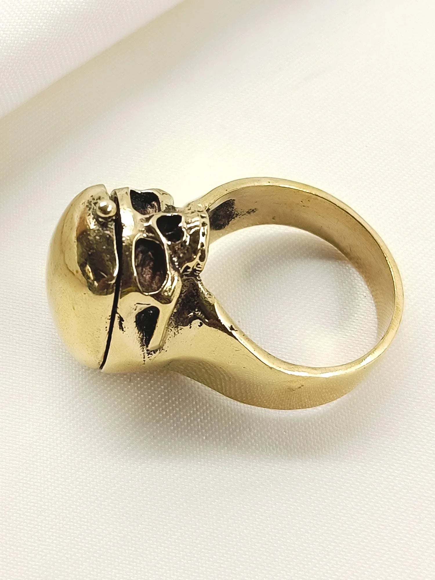 Adah Golden Western Finger Ring