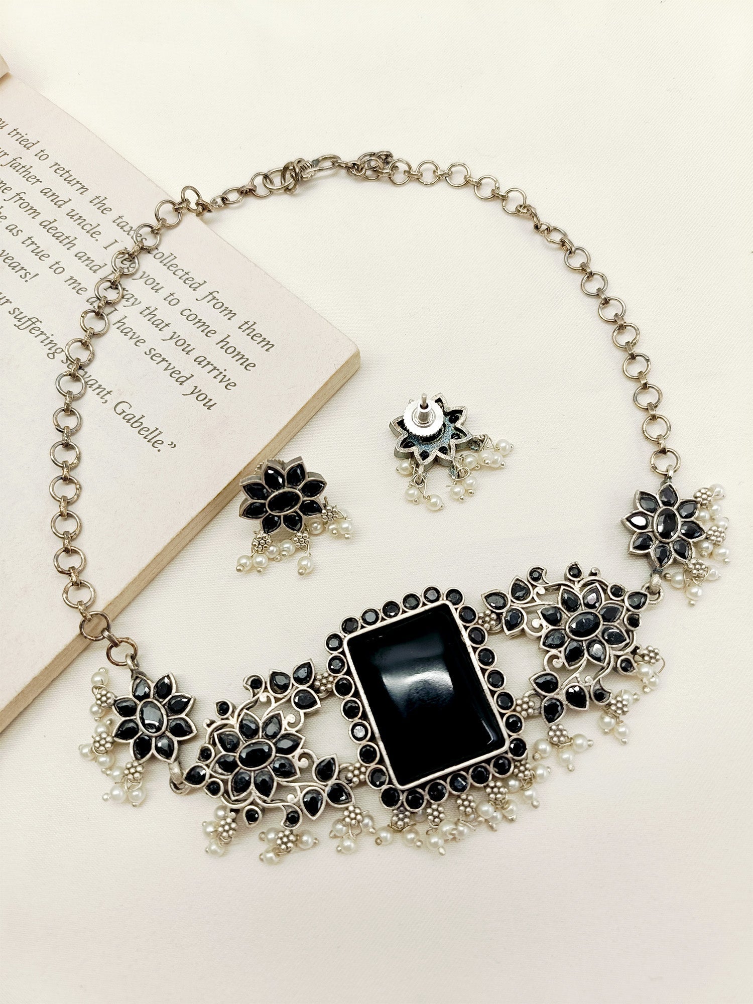 Saunika Black Oxidized Choker Set - qivii