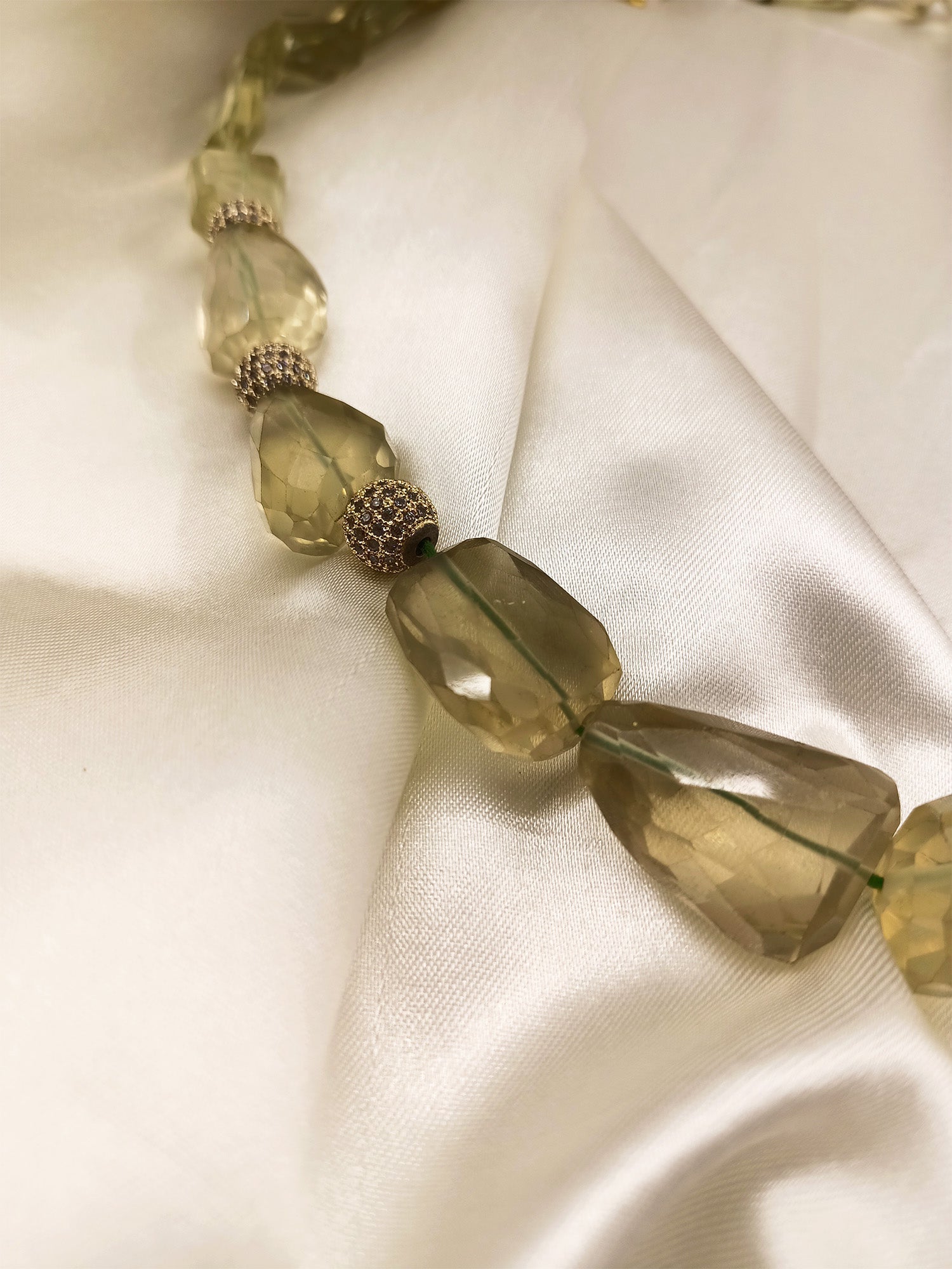 Chandana Light Green Quartz Neckpiece - qivii