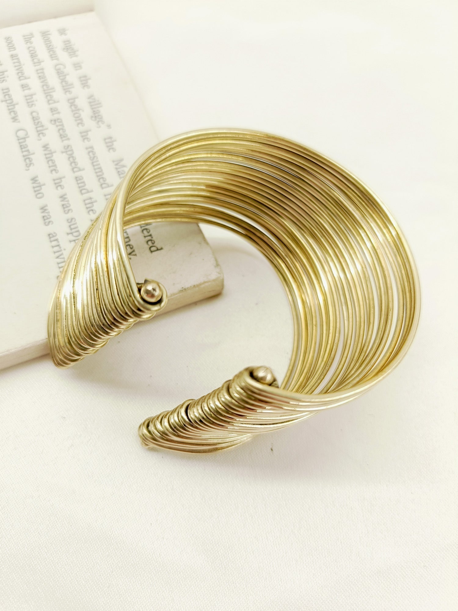 Nagori Antique Gold Western Handcuff - qivii