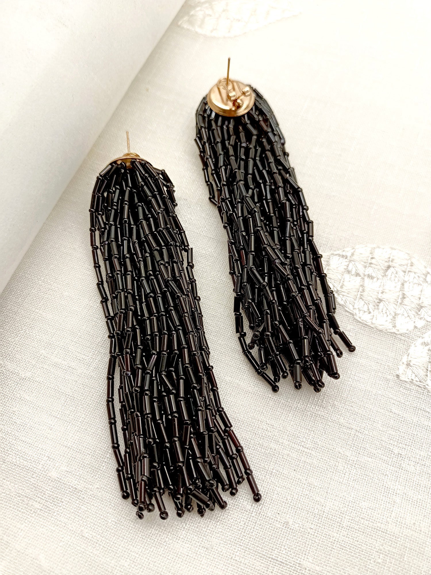 Khwaab Black Western Earrings - qivii