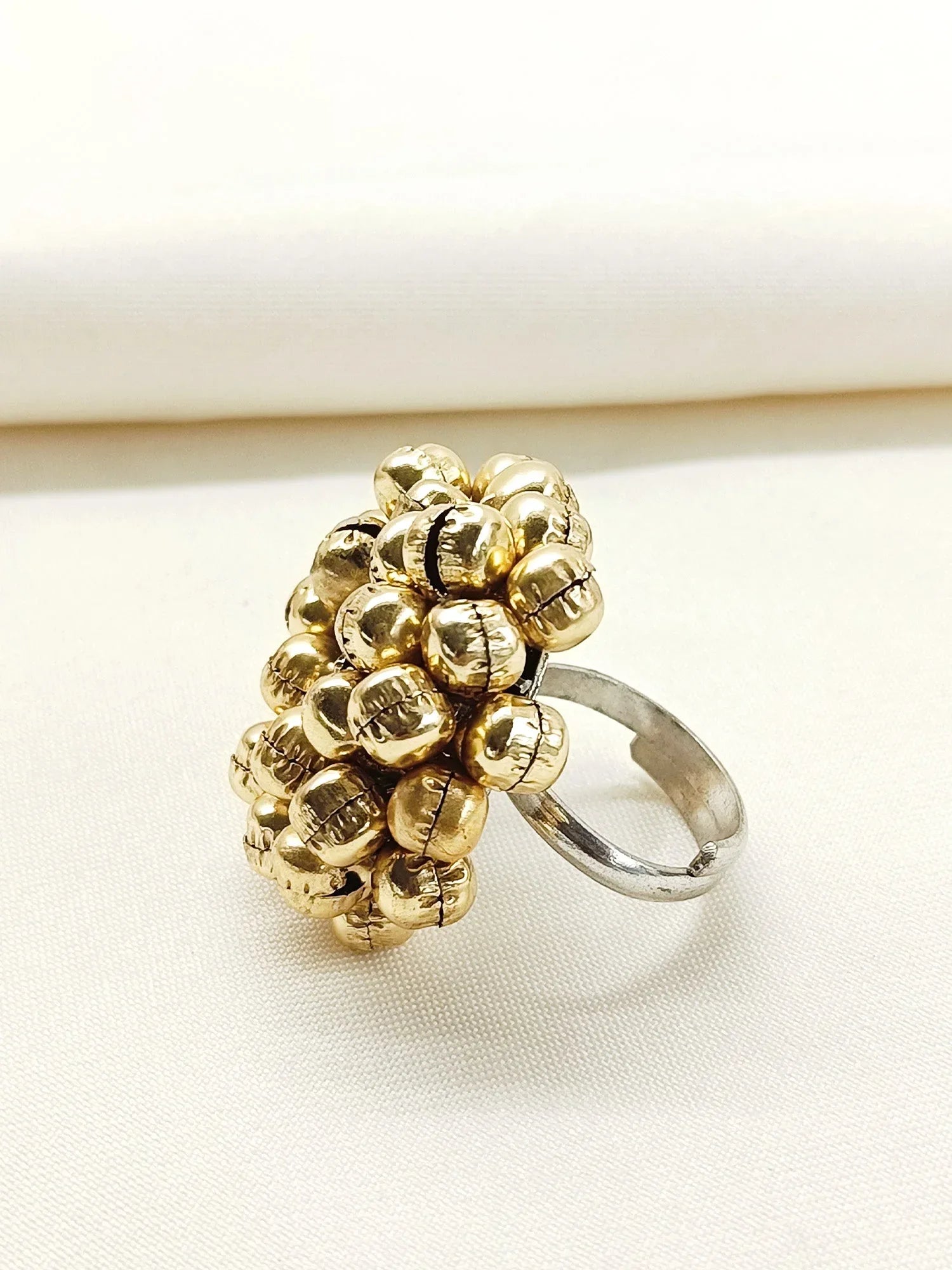 Qiyara Golden Oxidized Finger Ring