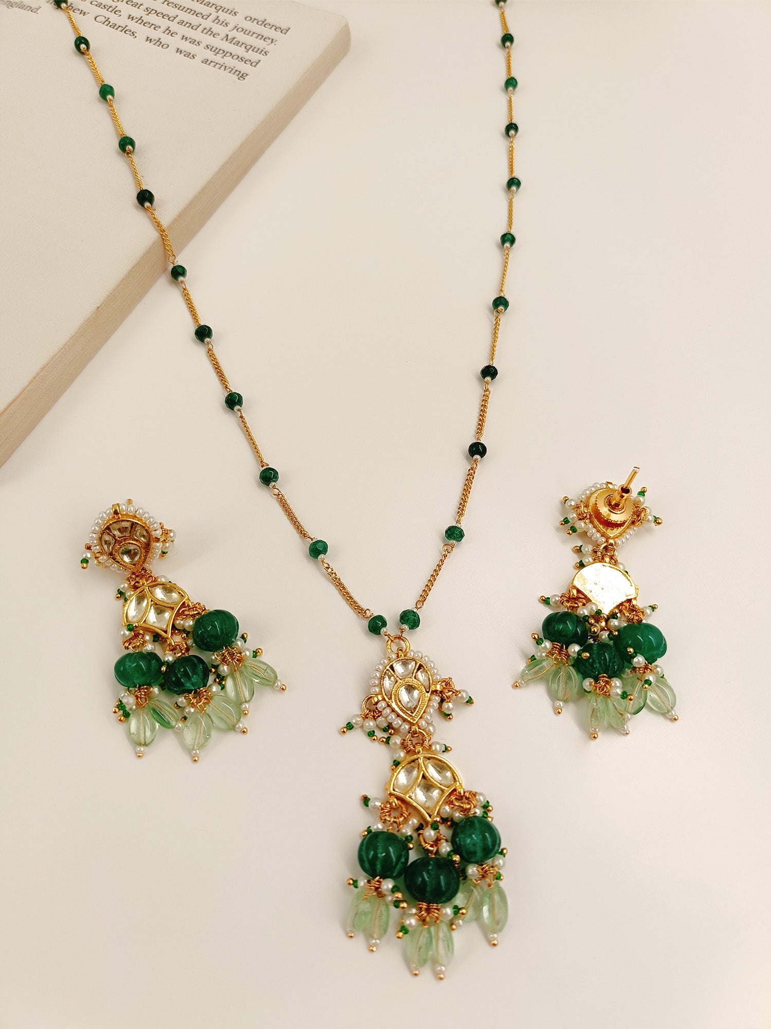 Alaya Green Kundan Pendant Set - qivii
