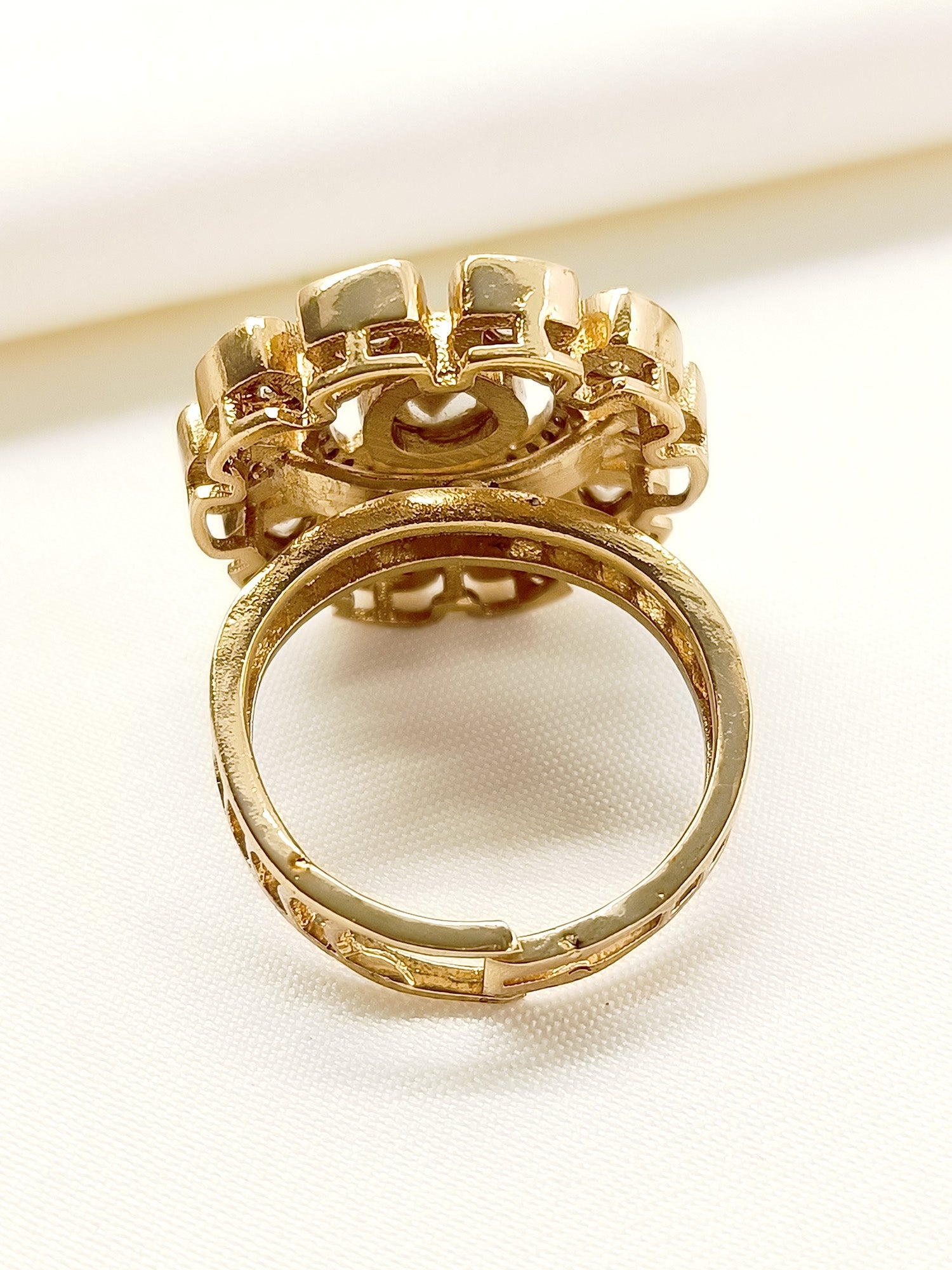 Raivsa White Kundan Finger Ring - qivii