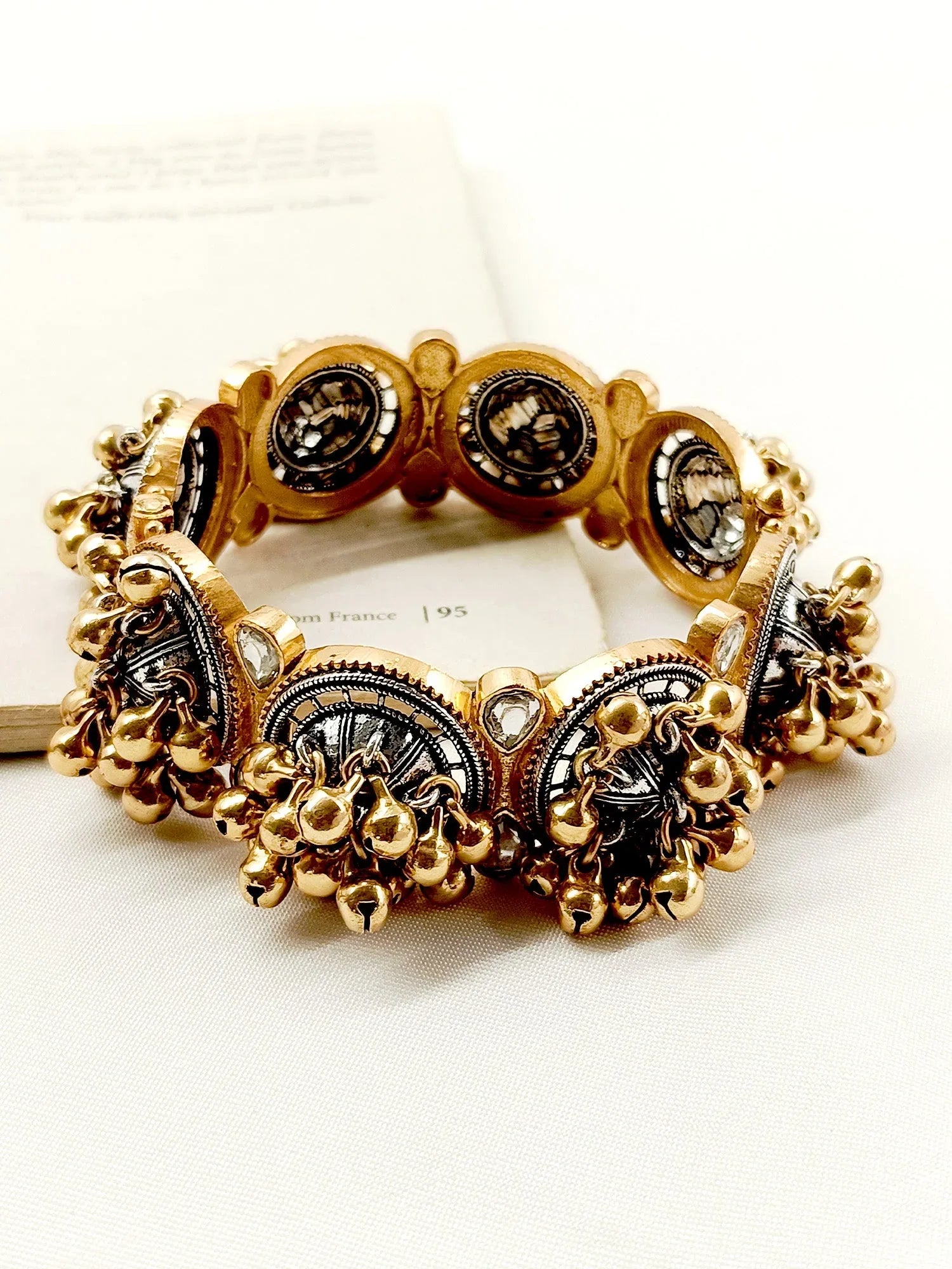 Vasvi Two Tone Polish Boutique Kada