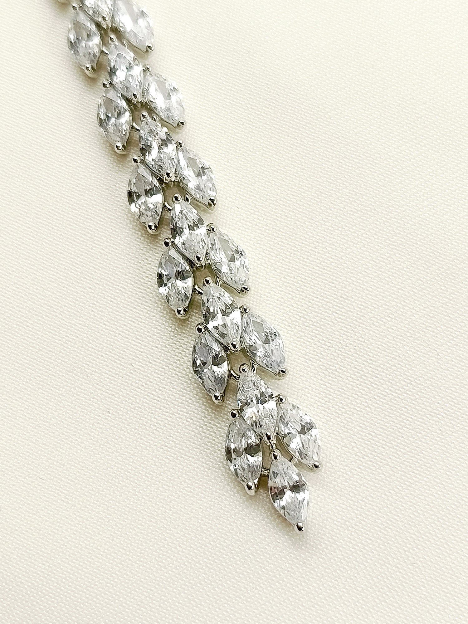 Komal White American Diamond Teeka