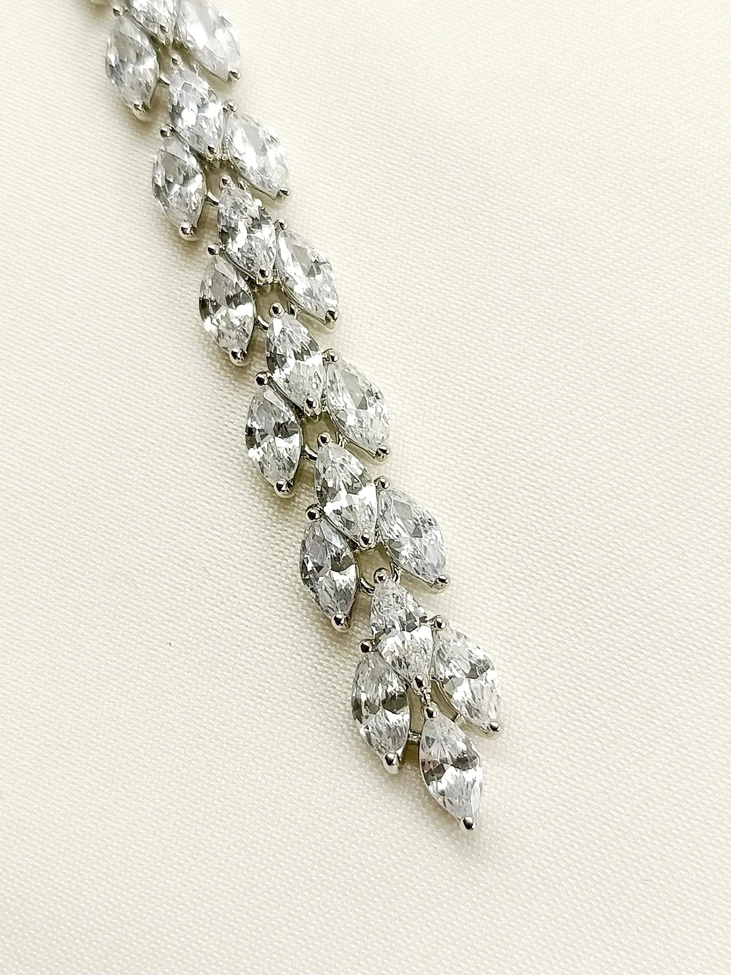 Komal White American Diamond Teeka