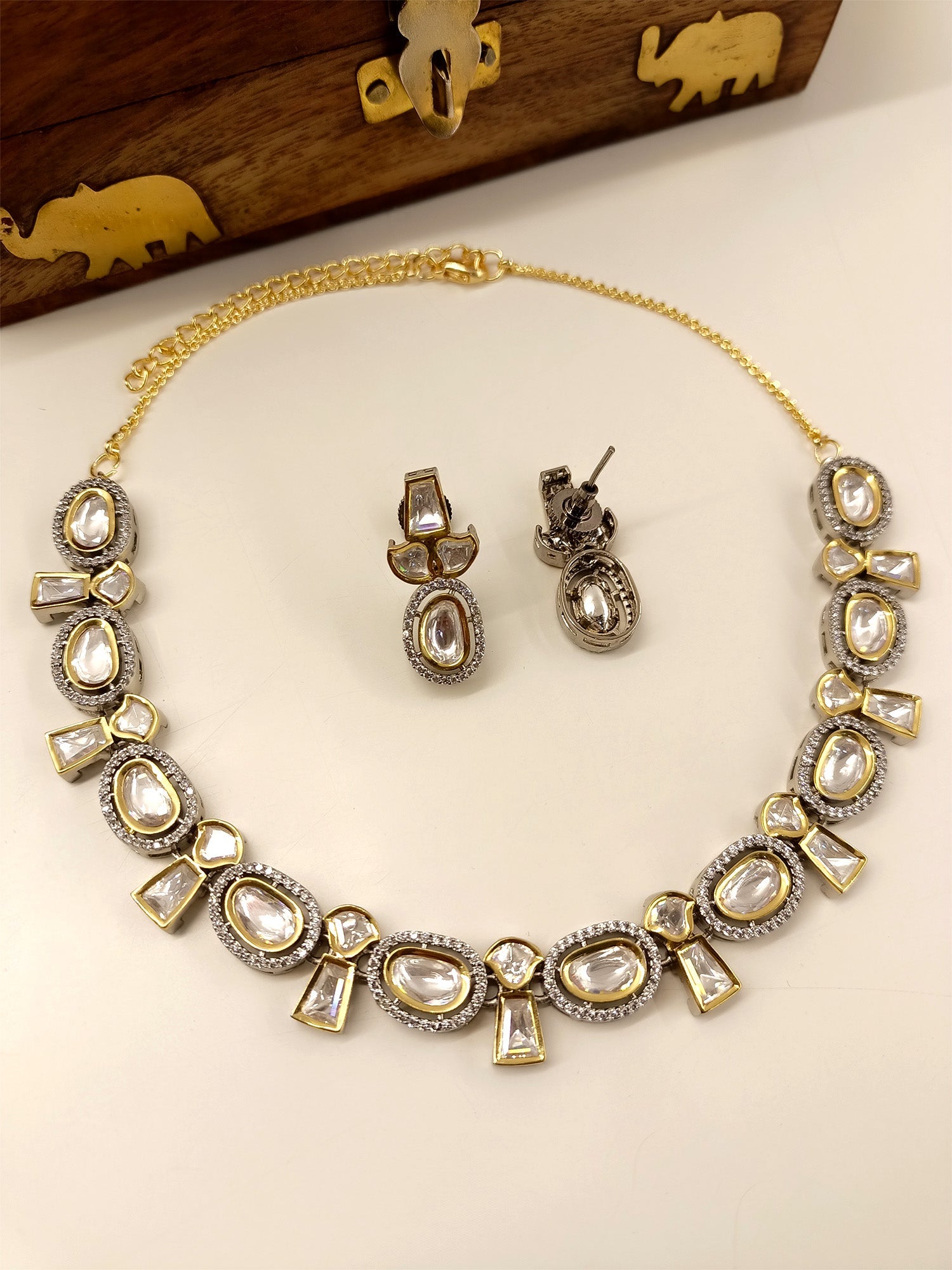 Avantika White Victorian Necklace Set - qivii
