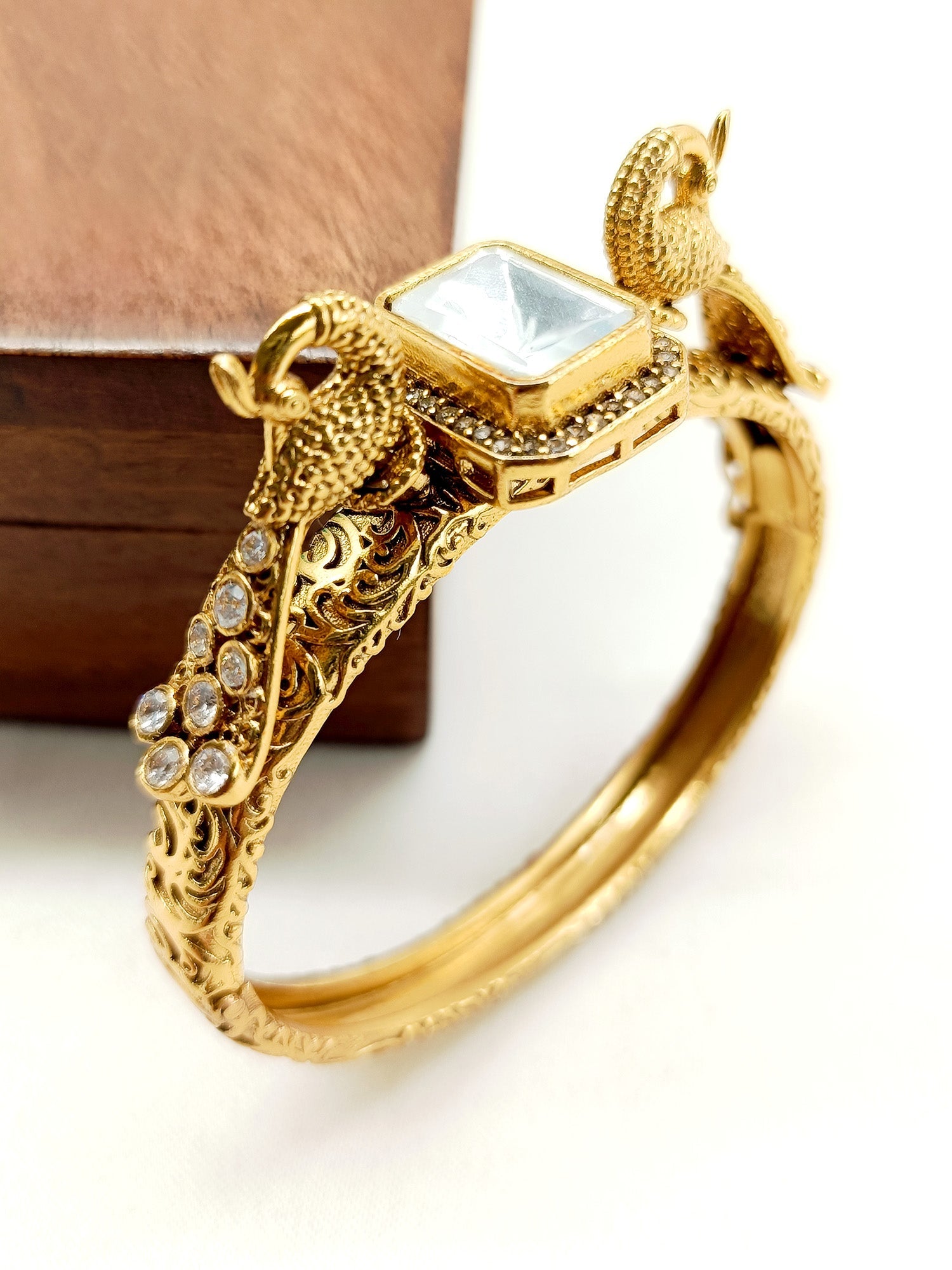 Kania White Kundan Kada - qivii