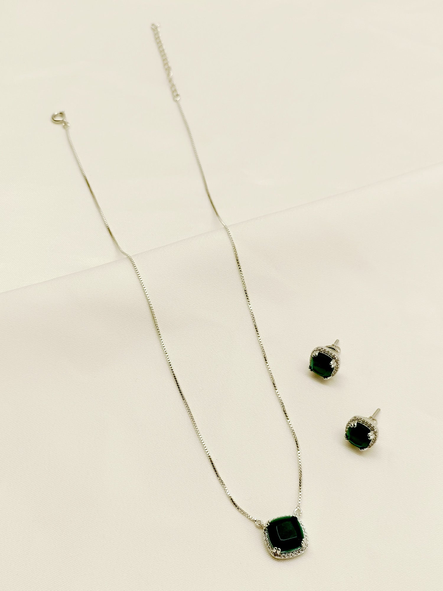 Maliha Emerald American Diamond Pendant Set - qivii