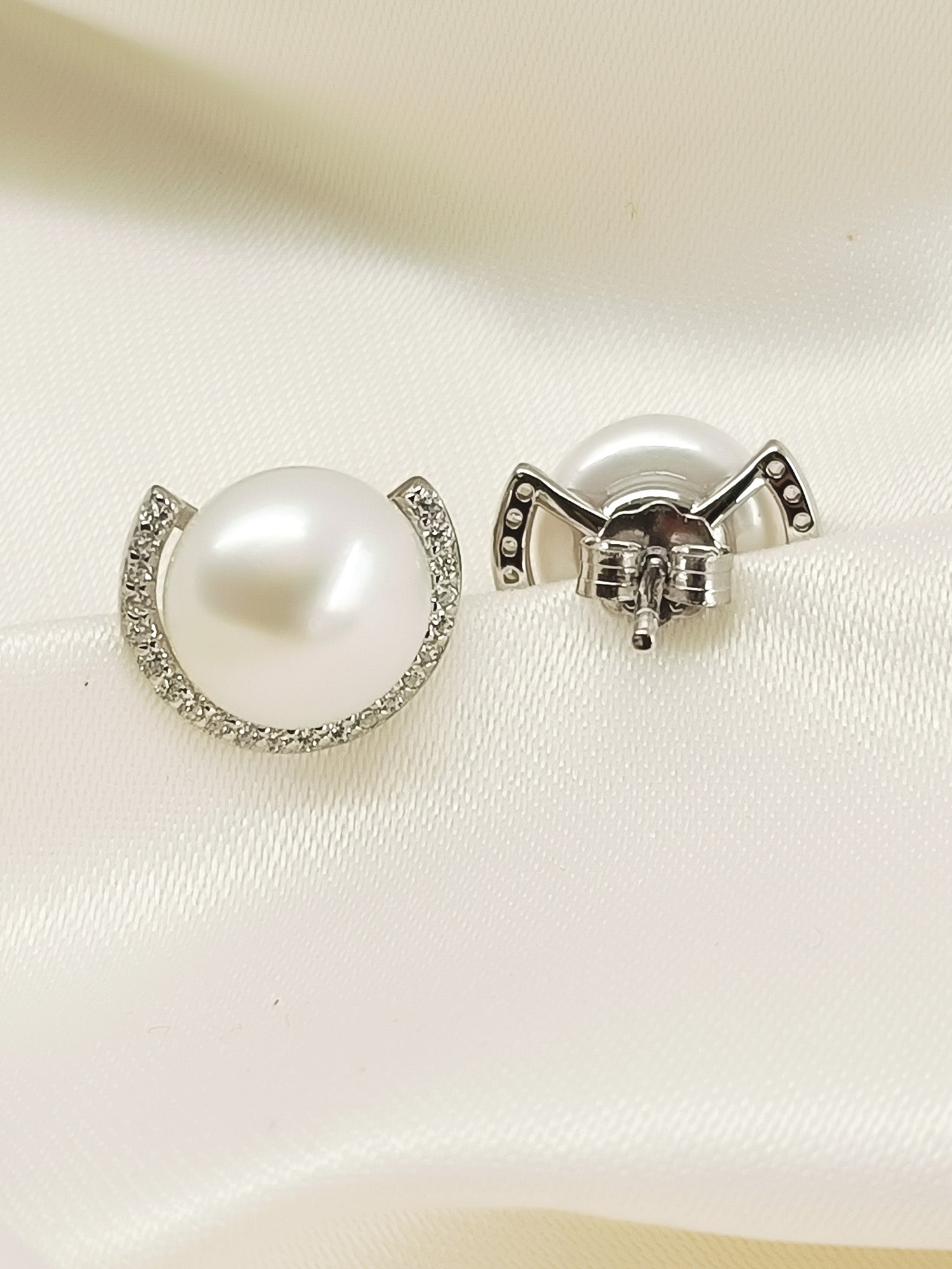 Nigaar White Pearl 92.5 Silver American Diamond Tops
