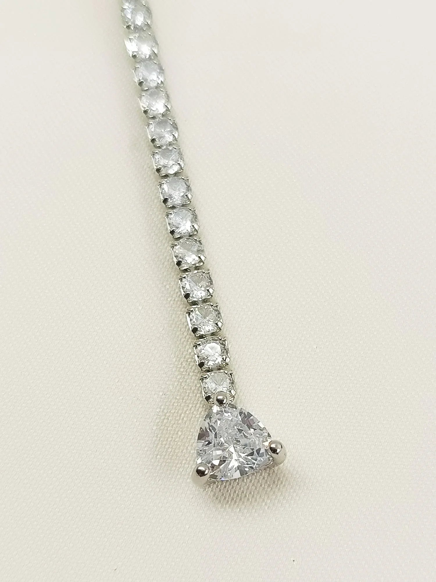 Aafreeda White American Diamond Teeka