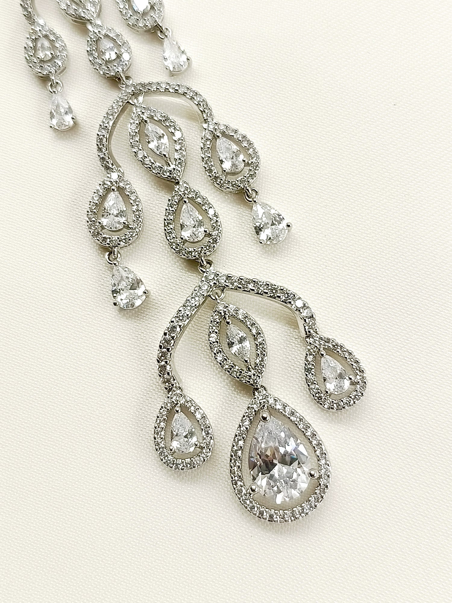 Enakshi White American Diamond Teeka