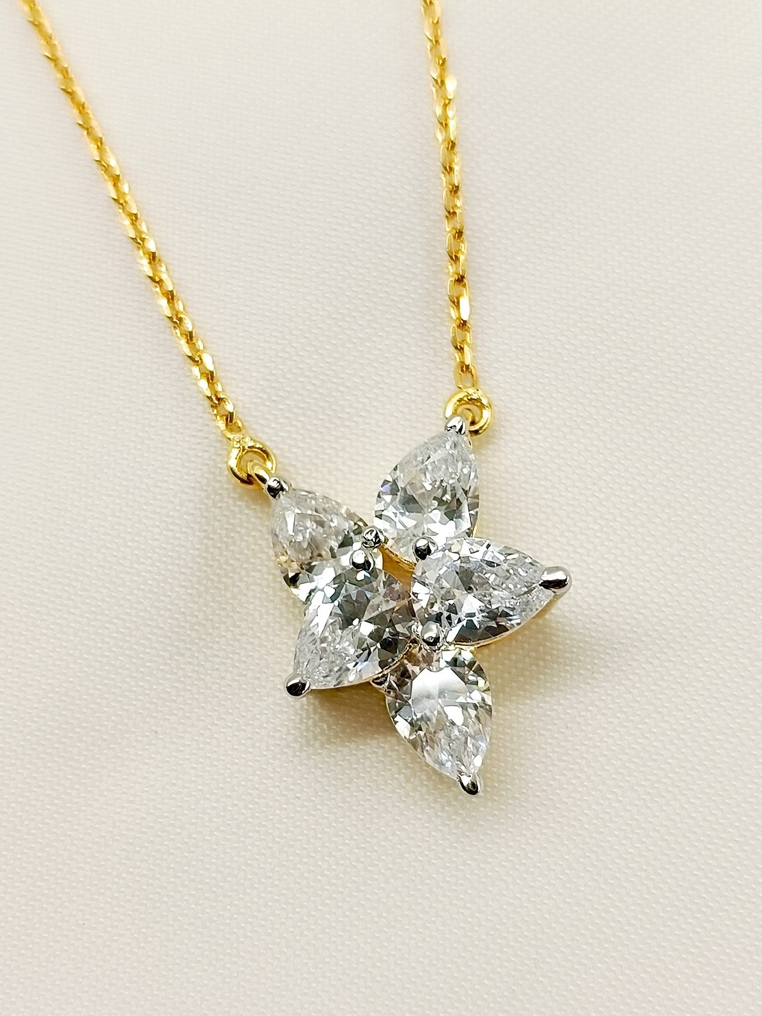 Romsha 92.5 Silver Swarovski Stone Pendal - qivii