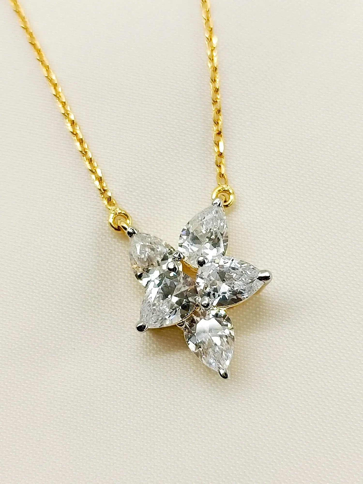 Romsha 92.5 Silver Swarovski Stone Pendal