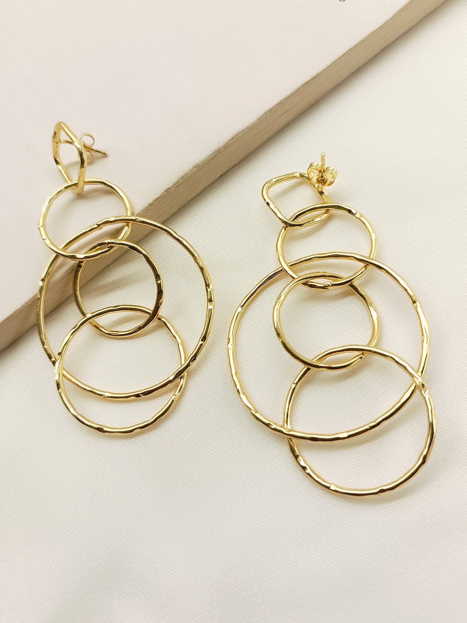 Peehu Golden Western Earrings - qivii