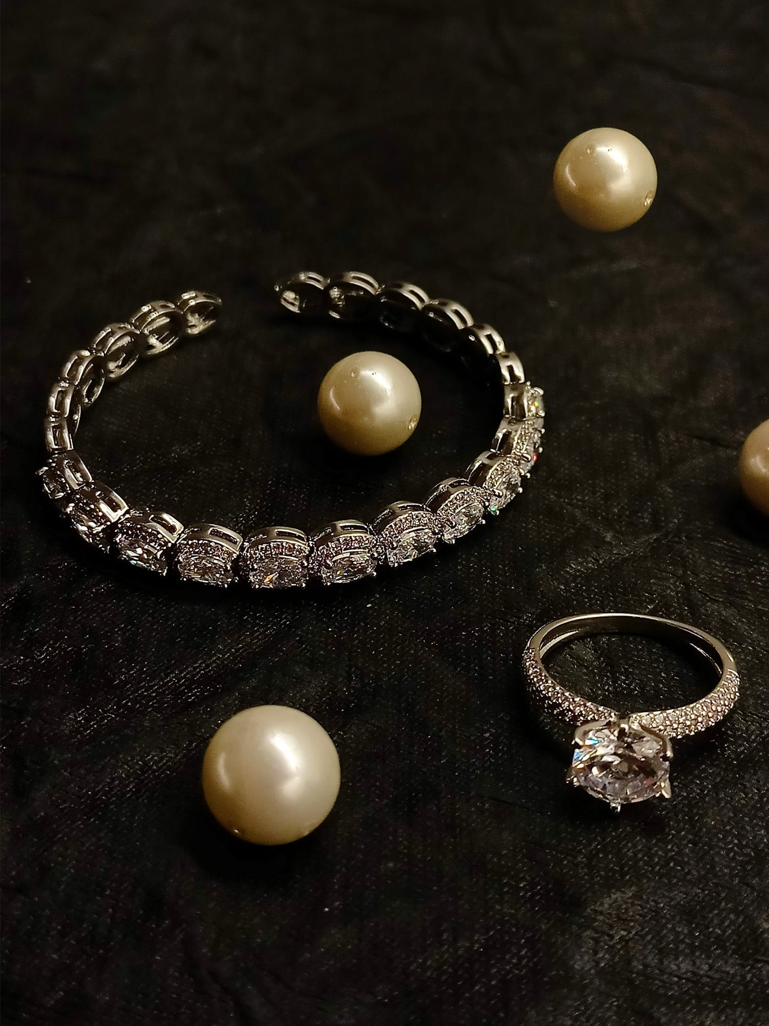 Veena American Diamond Bracelet With Finger Ring - qivii