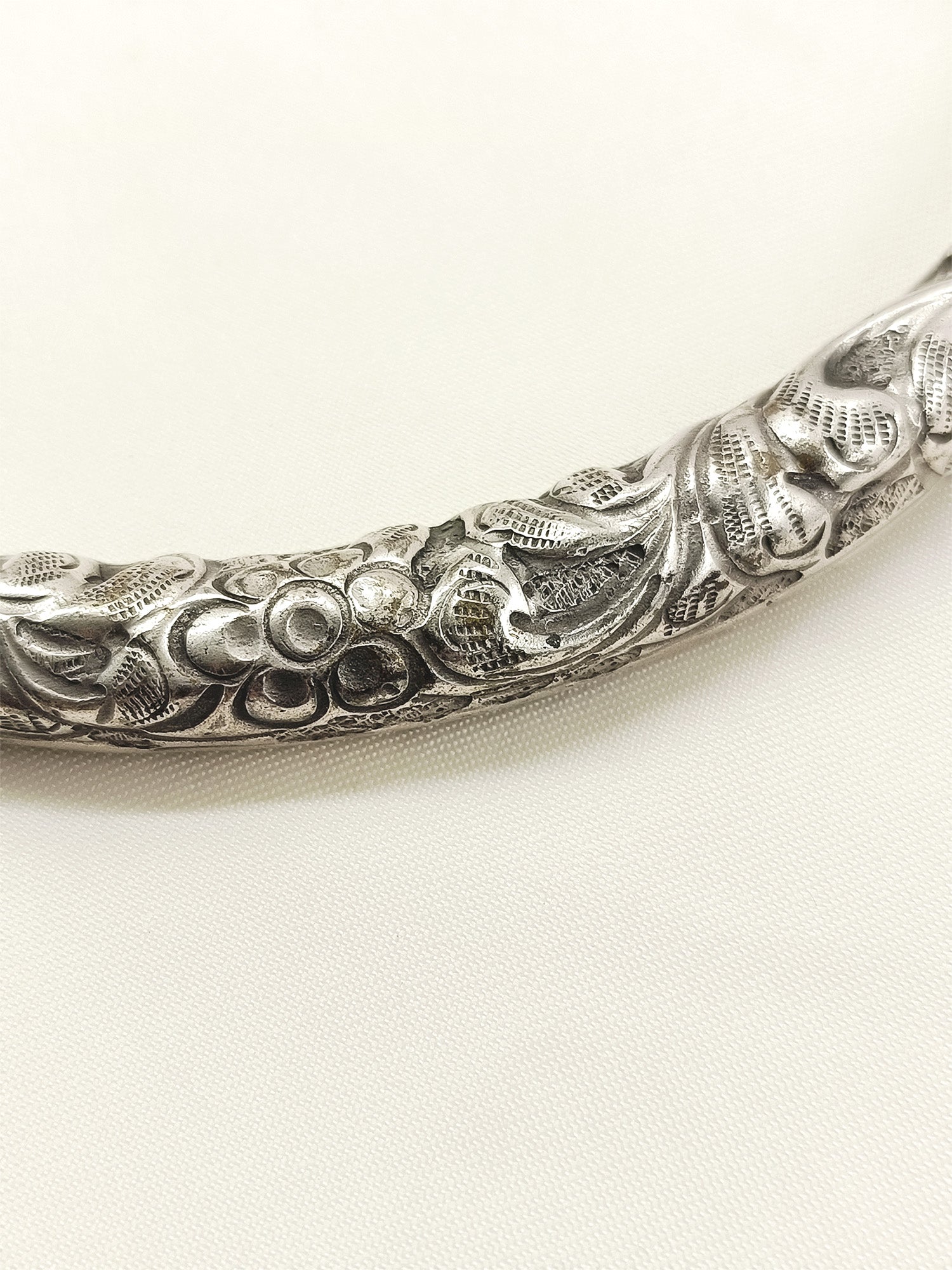 Zaneta Maroon Oxidized Neckpiece