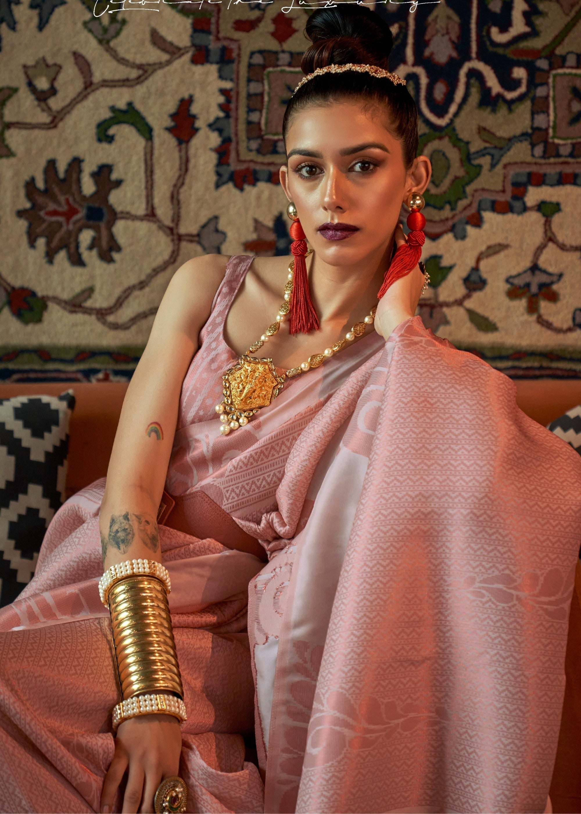 Soft Pink Copper Zari Handloom Weaving Saree - qivii