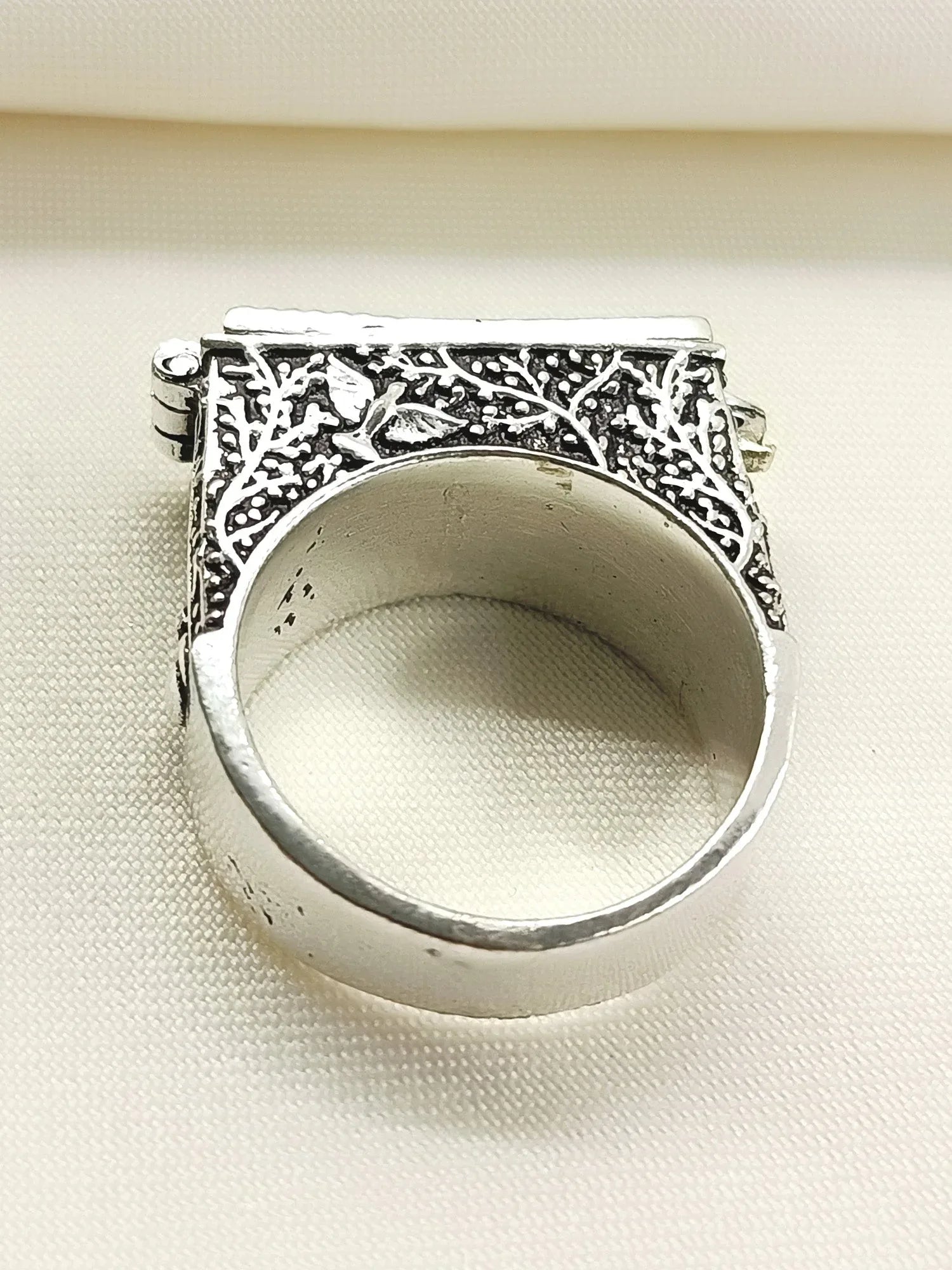 Mary Silver Western Finger Ring