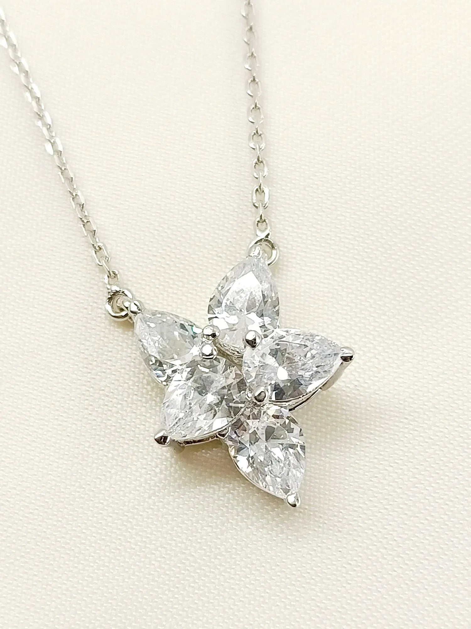 Zamila 92.5 Silver Swarovski Stone Pendal