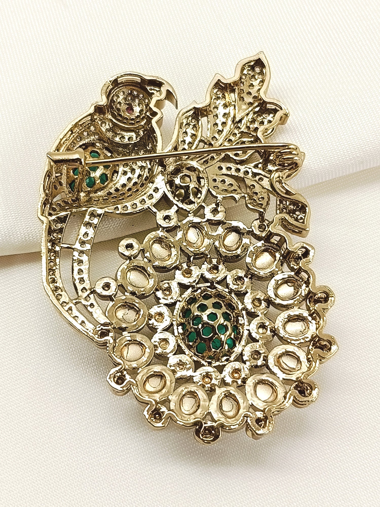 Medhul Green Men's Brooch