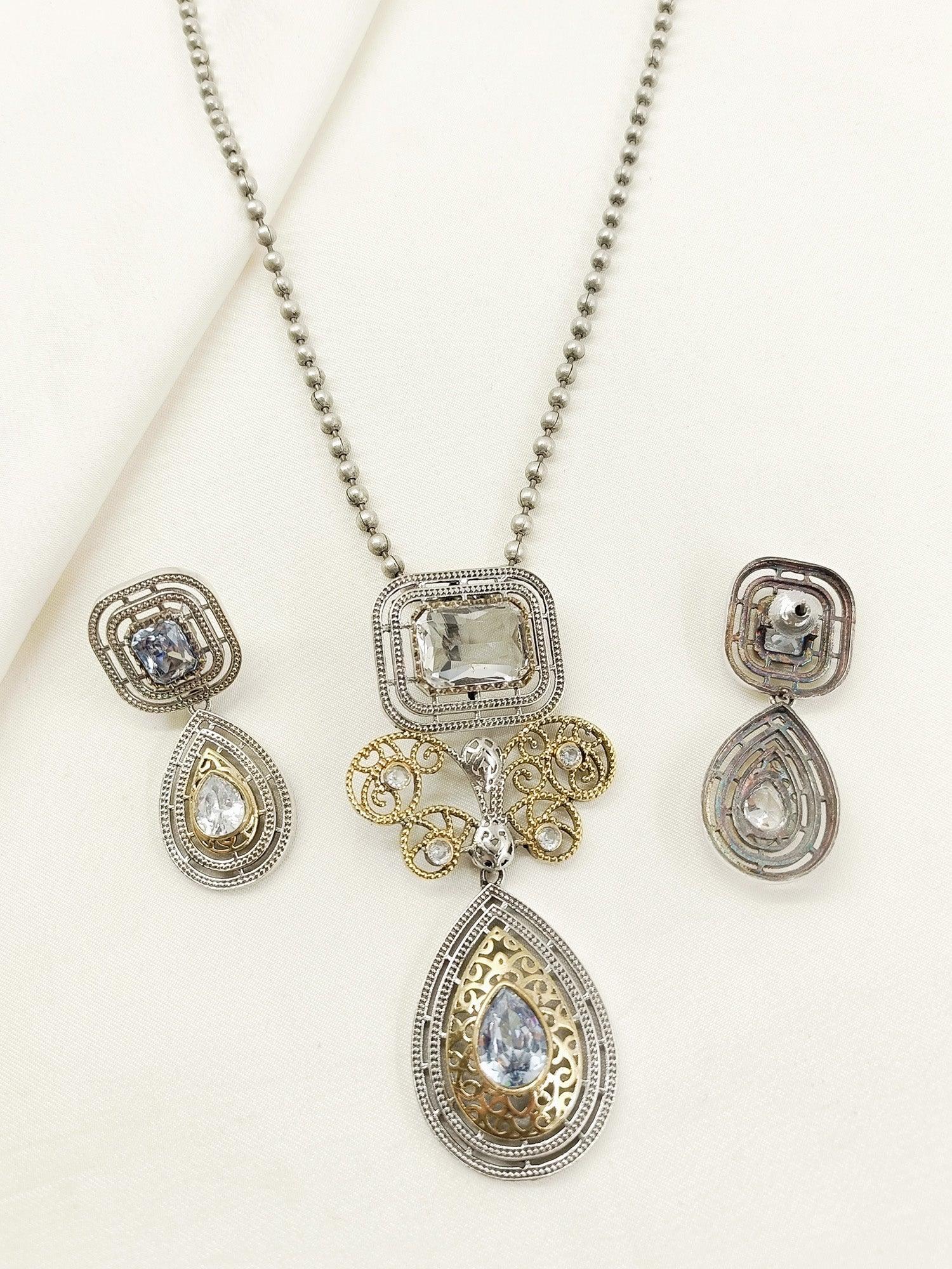 Udgati White Oxidized Pendant Set