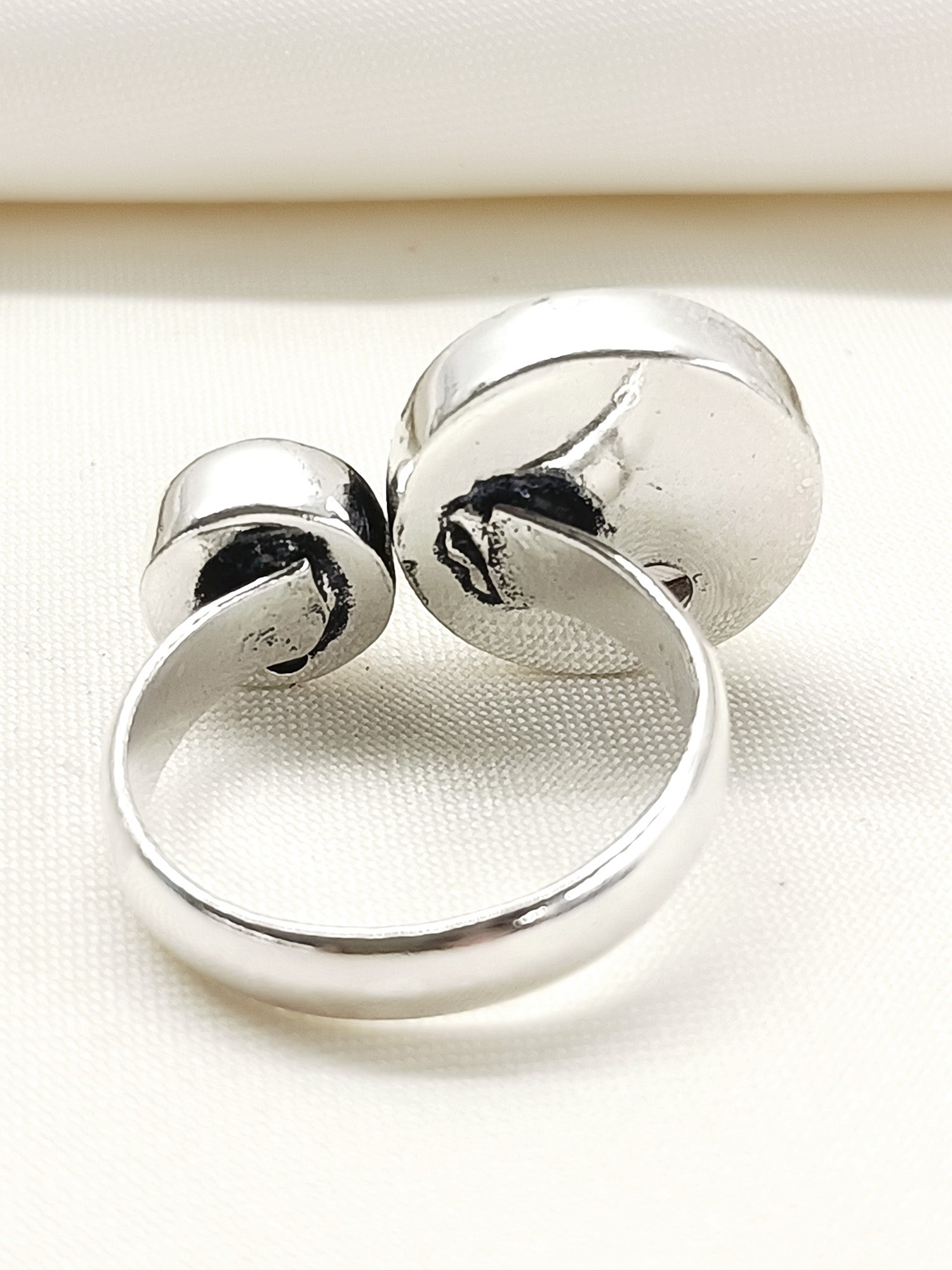 Naisha Wine Oxidized Finger Ring