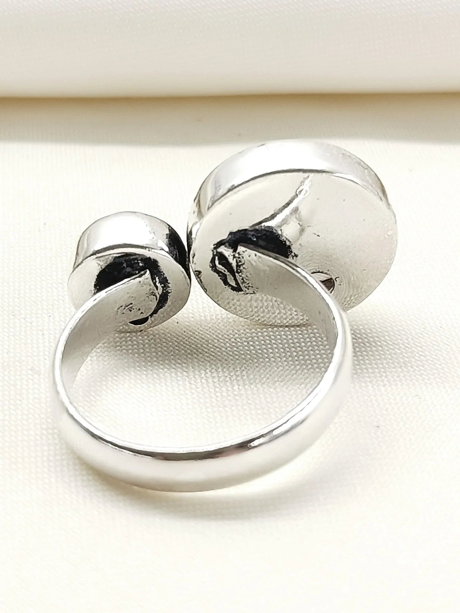 Naisha Wine Oxidized Finger Ring