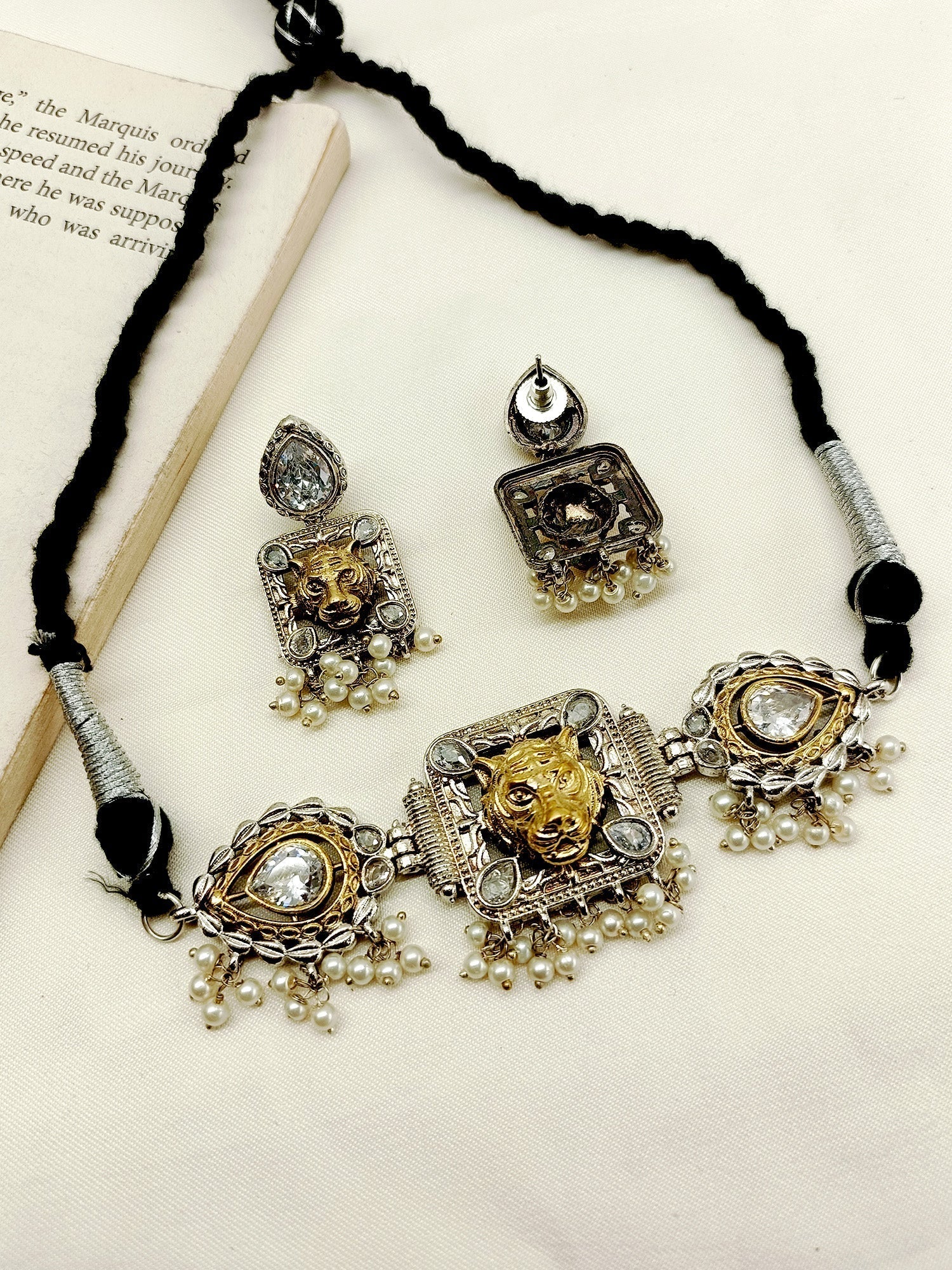 Bhairvi White Oxidized Choker Set - qivii