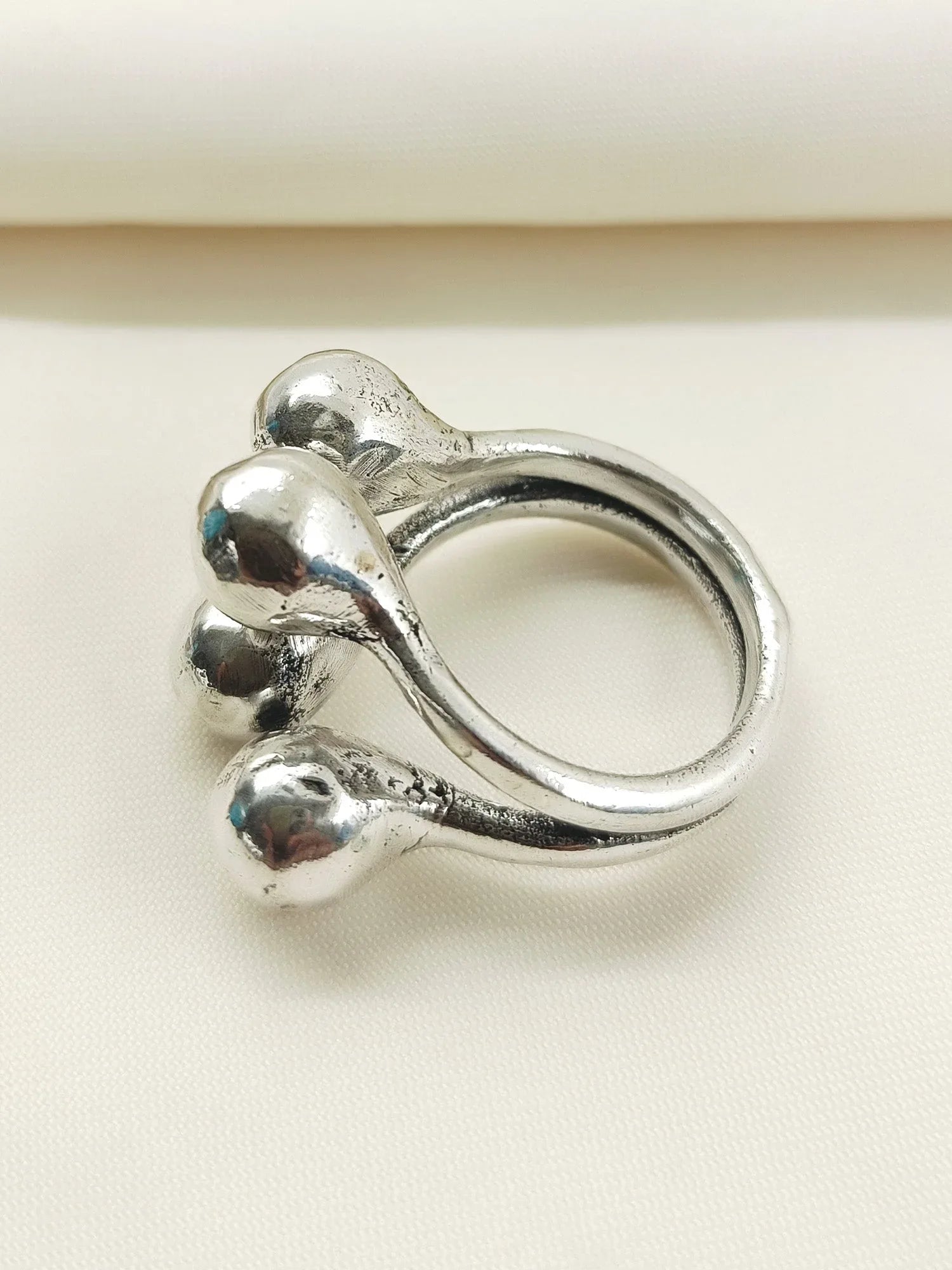 Madhu Silver Western Finger Ring