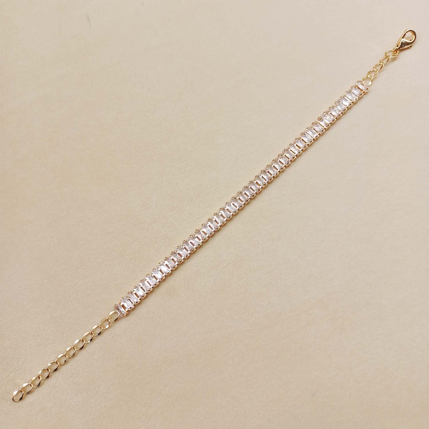 Tarannum American Diamonds Gold Plated Flexible Bracelet - qivii