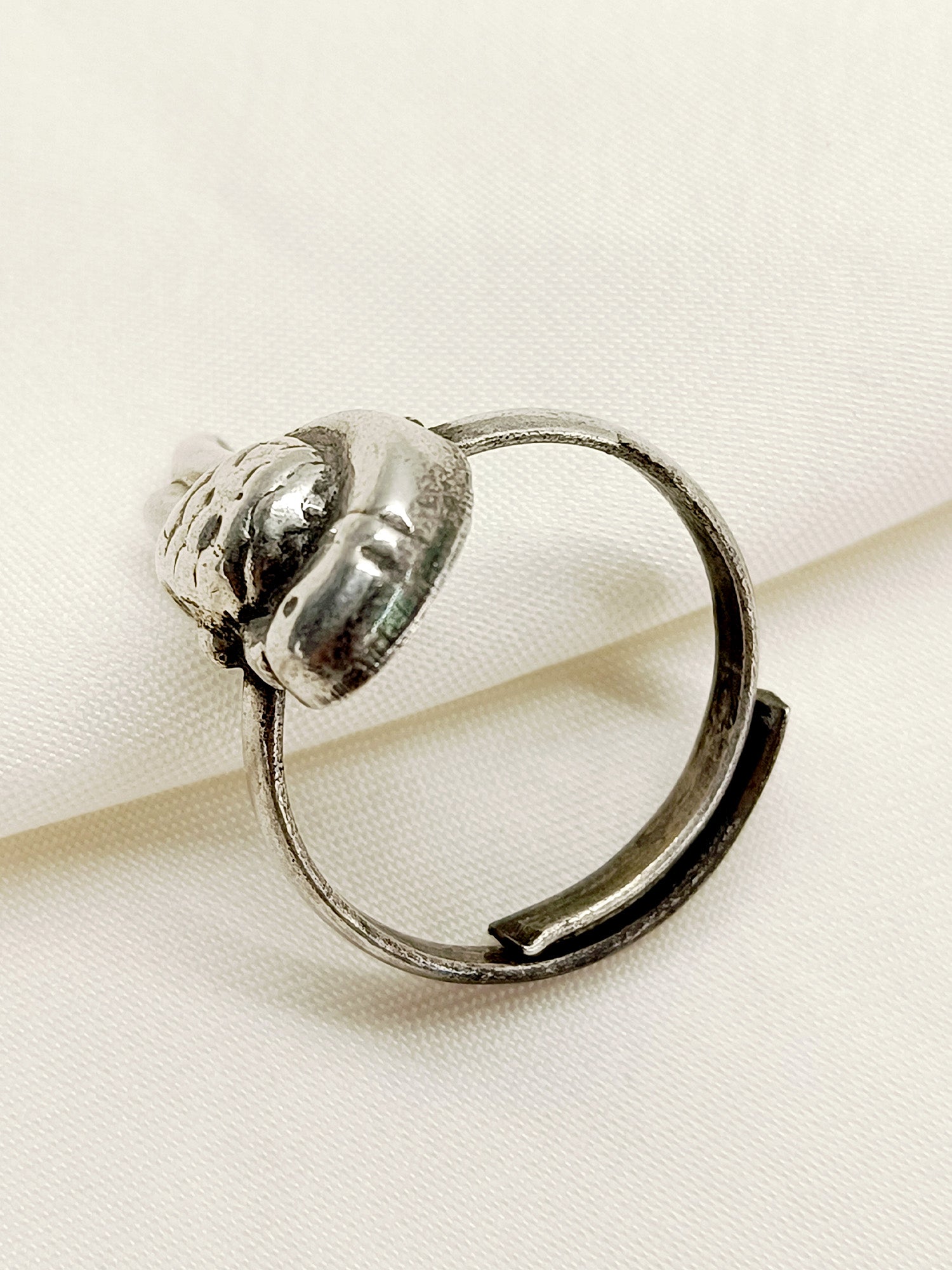 Amin Plain Bird Oxidized Finger Ring - qivii