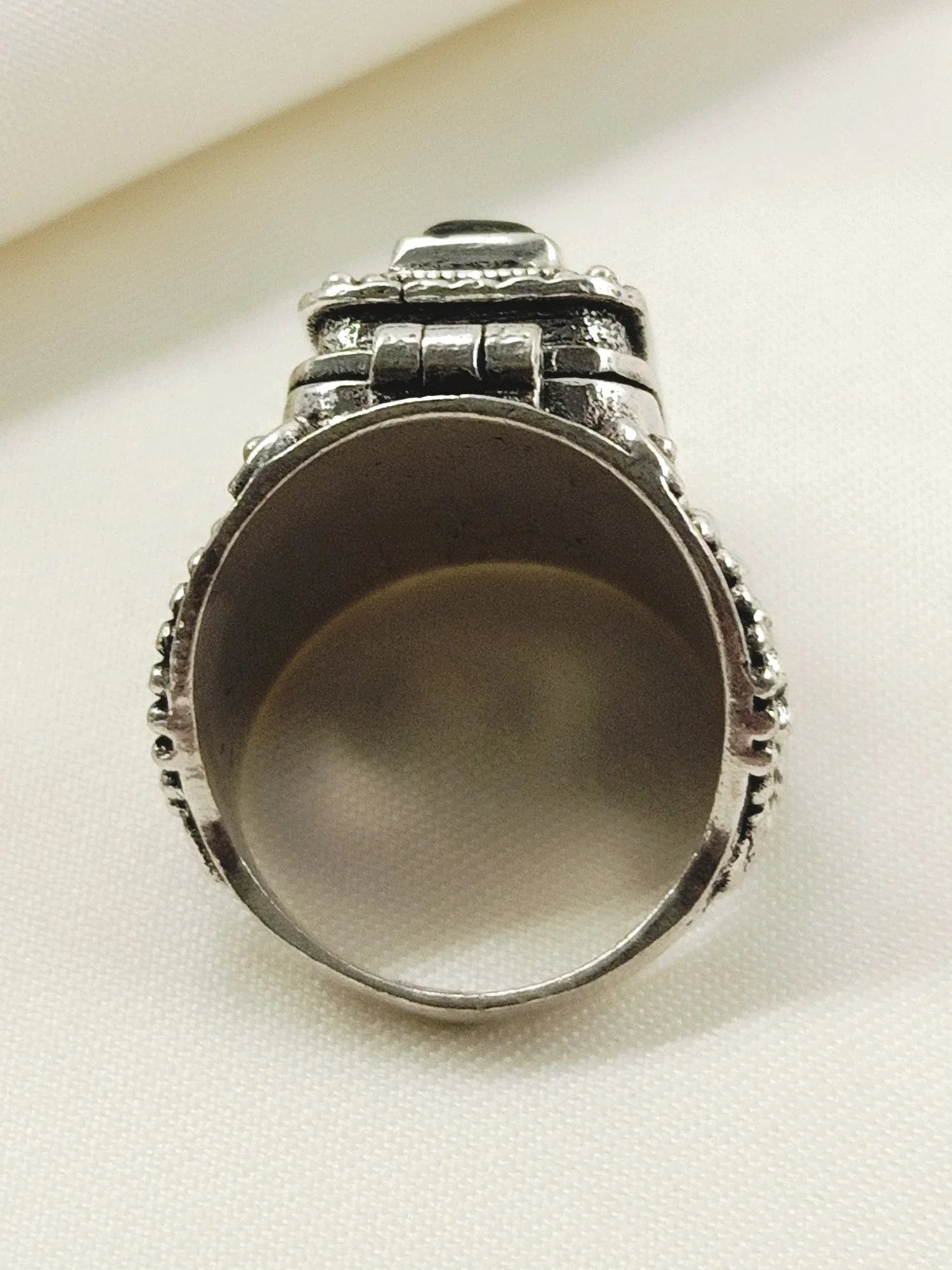 Iqra Brown Western Finger Ring