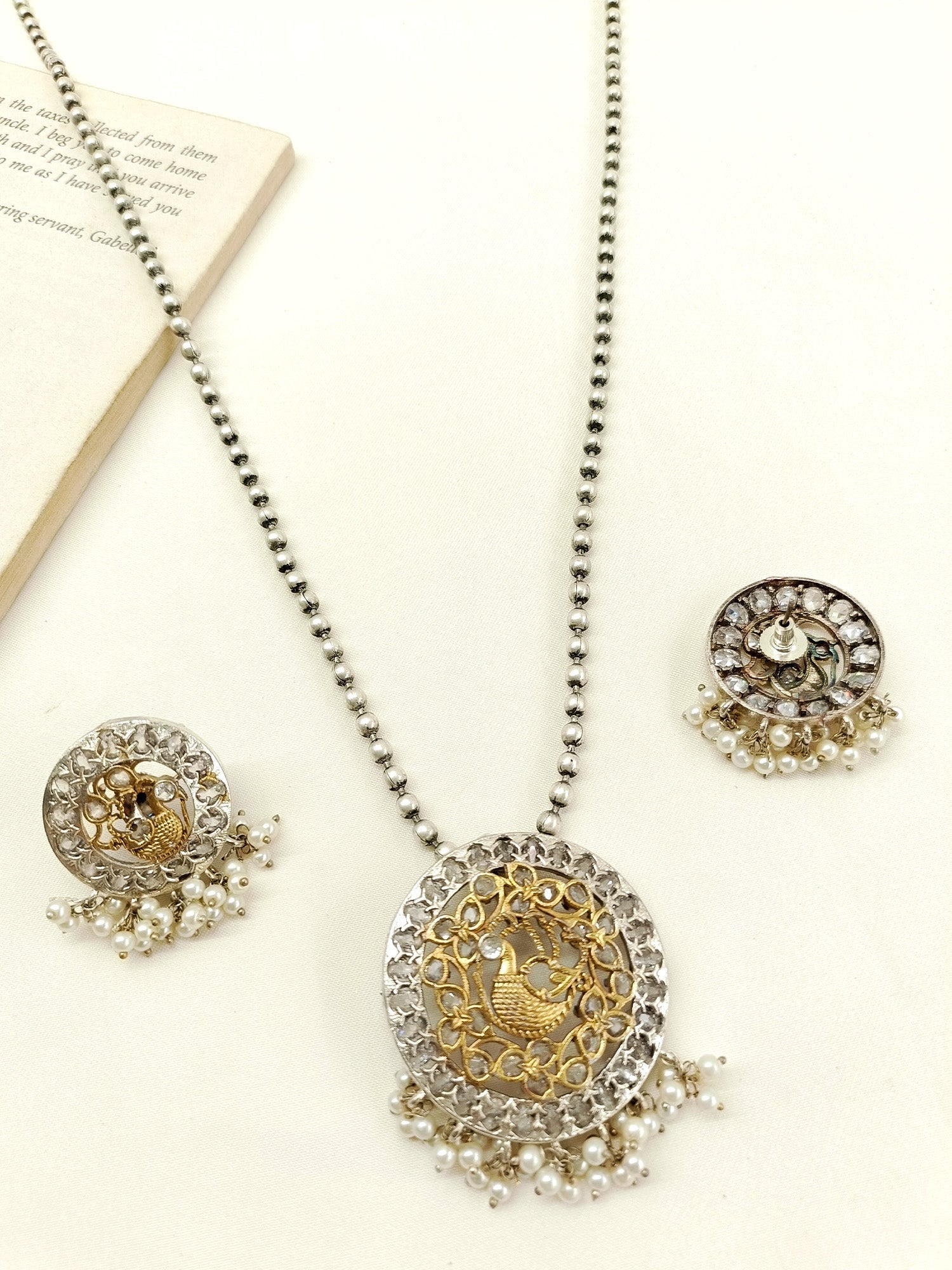 Jael White Oxidized Pendant Set - qivii