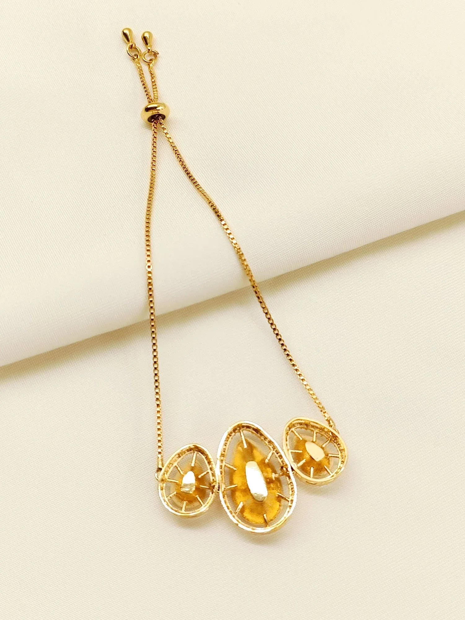 Pahal White Kundan Bracelet