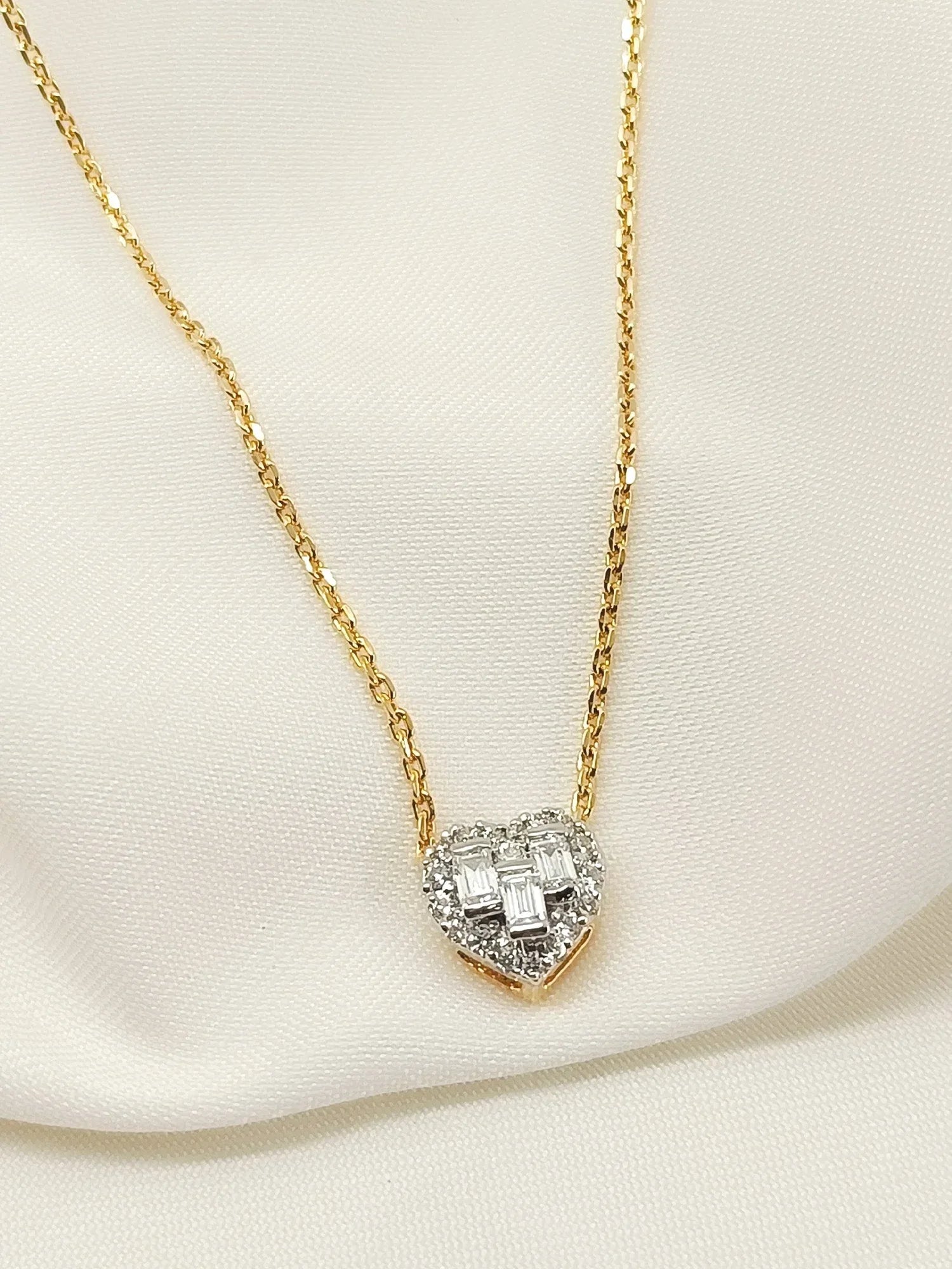 Asin 92.5 Silver Swarovski Stone Pendal
