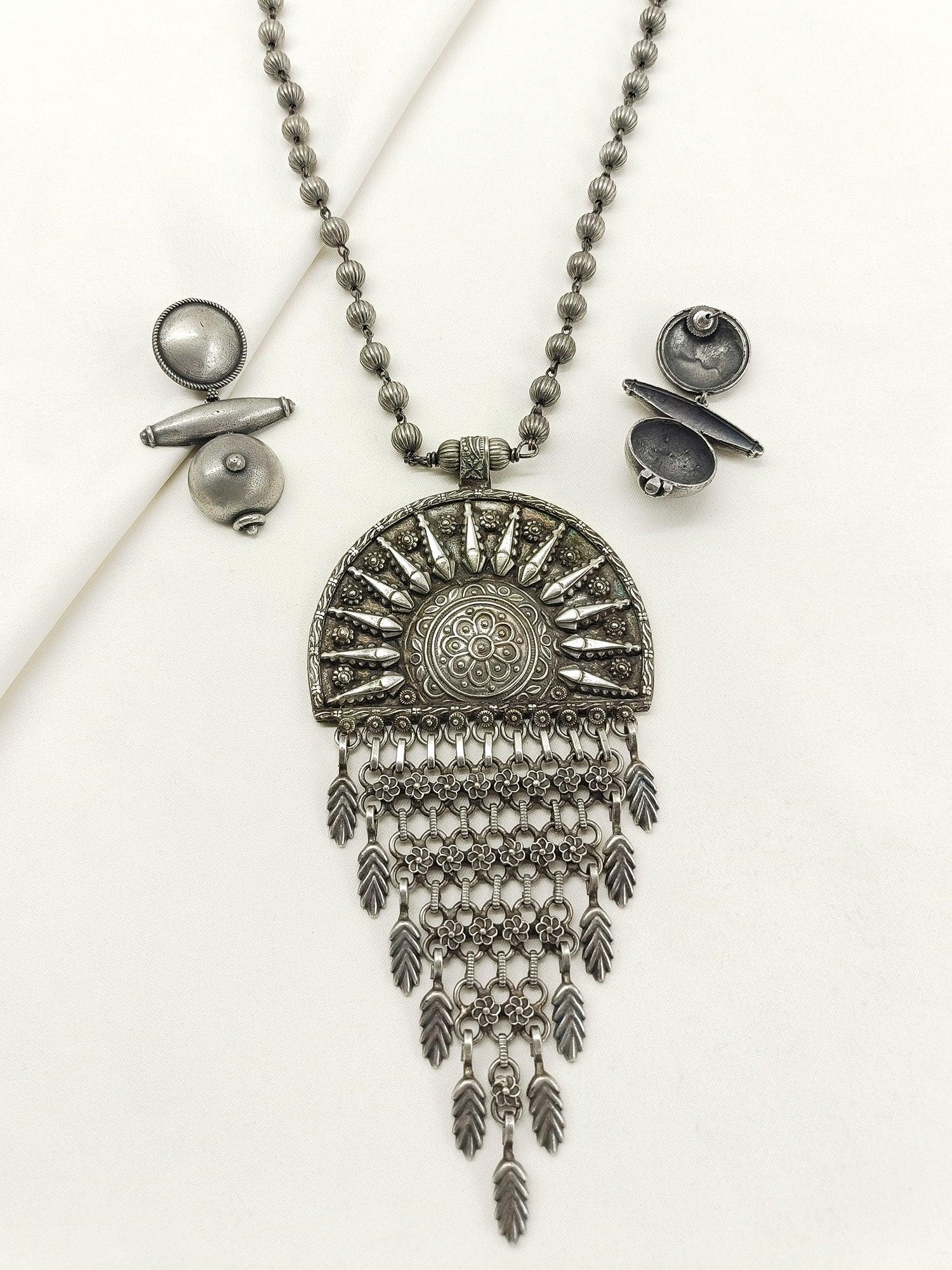 Sheesha Plain Oxidized Pendant Set