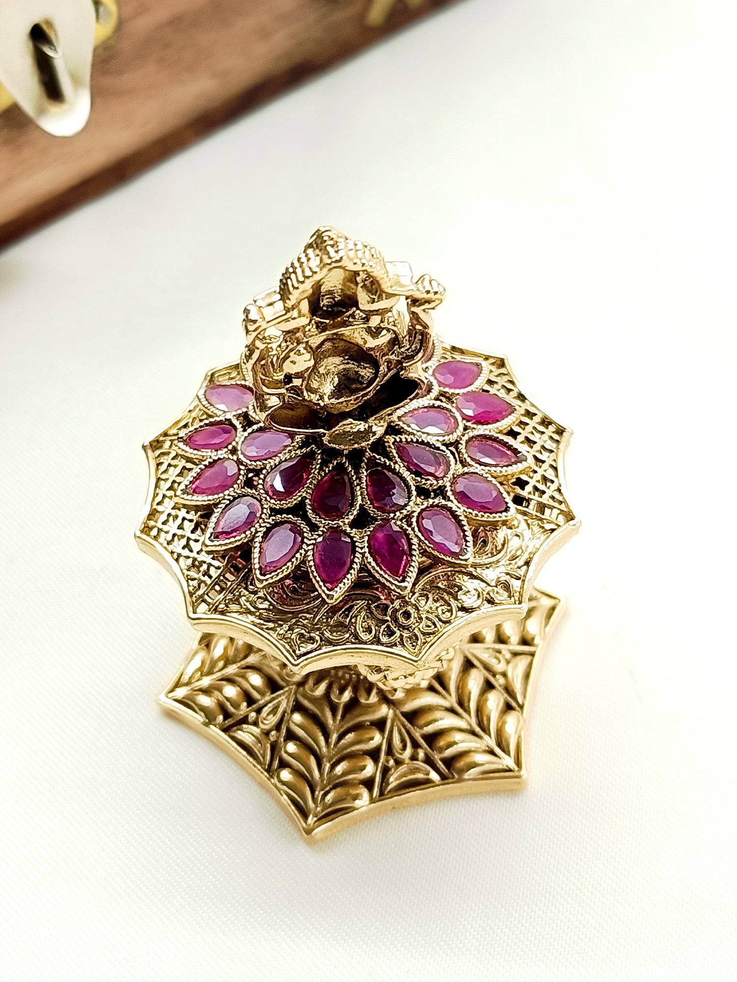 Kamila Ruby Antique Temple Sindoor Dibbi