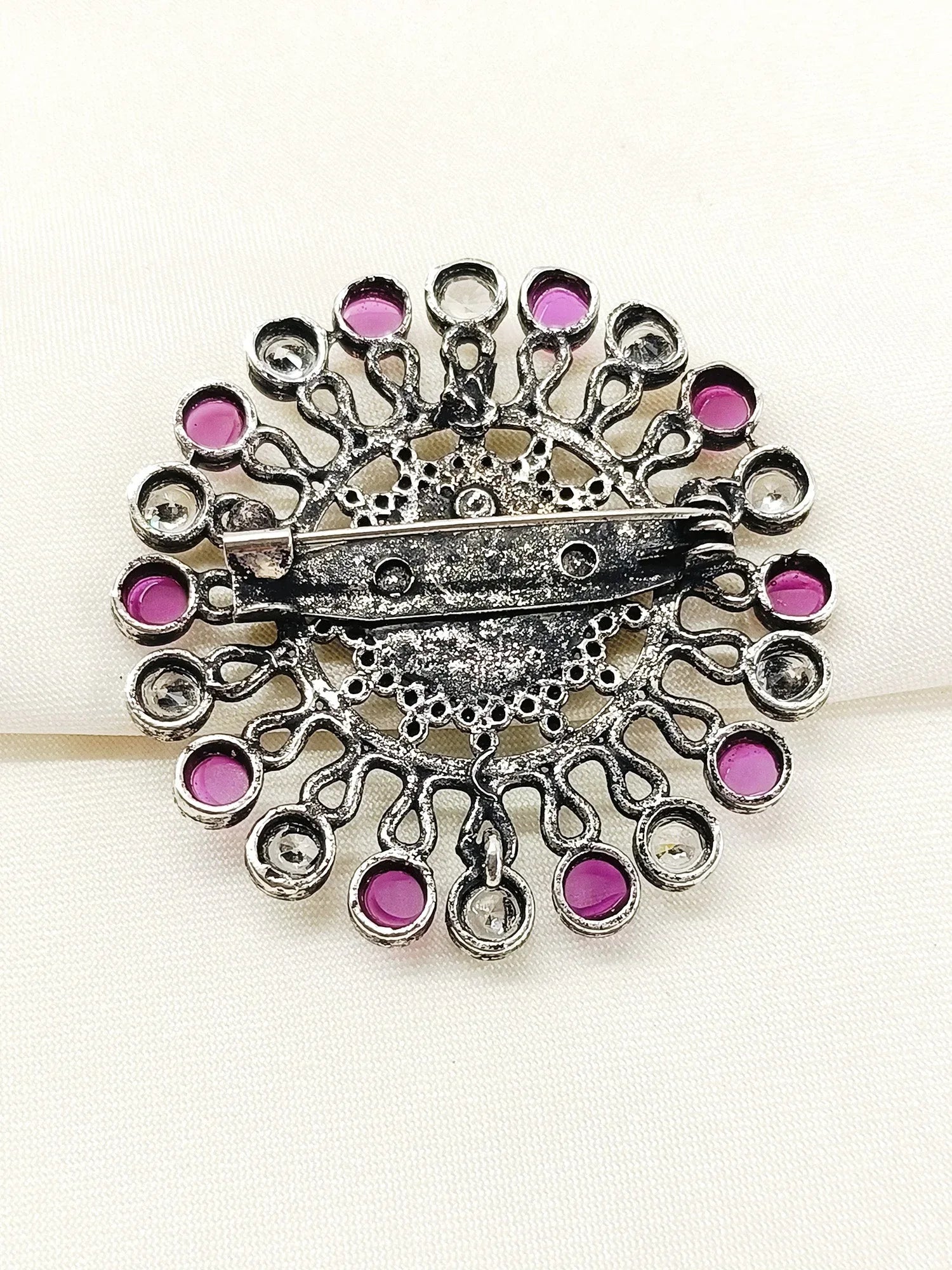 Aradhay R&W Oxidized Brooch