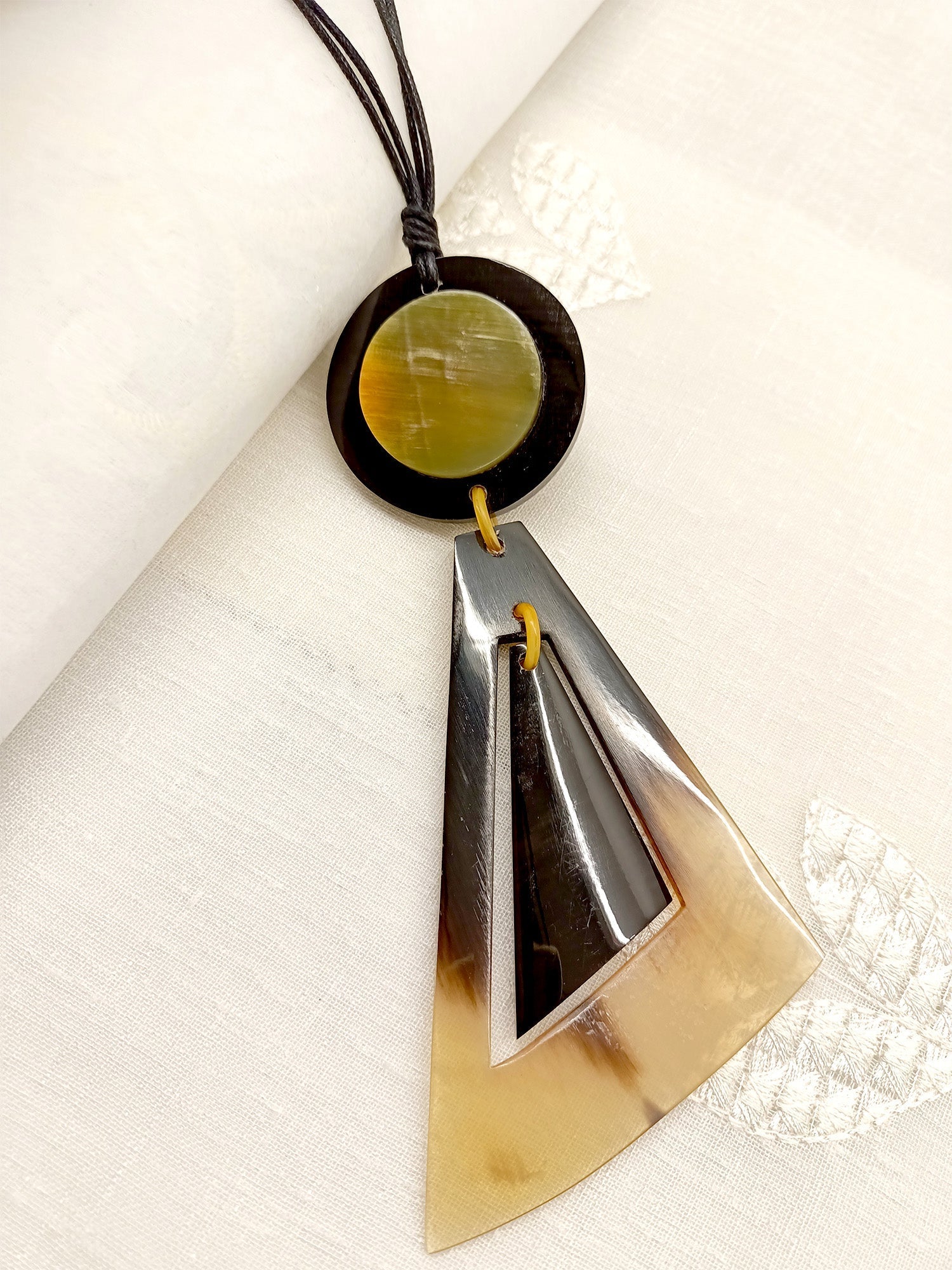 Agnes Beige Long Western Neckpiece - qivii