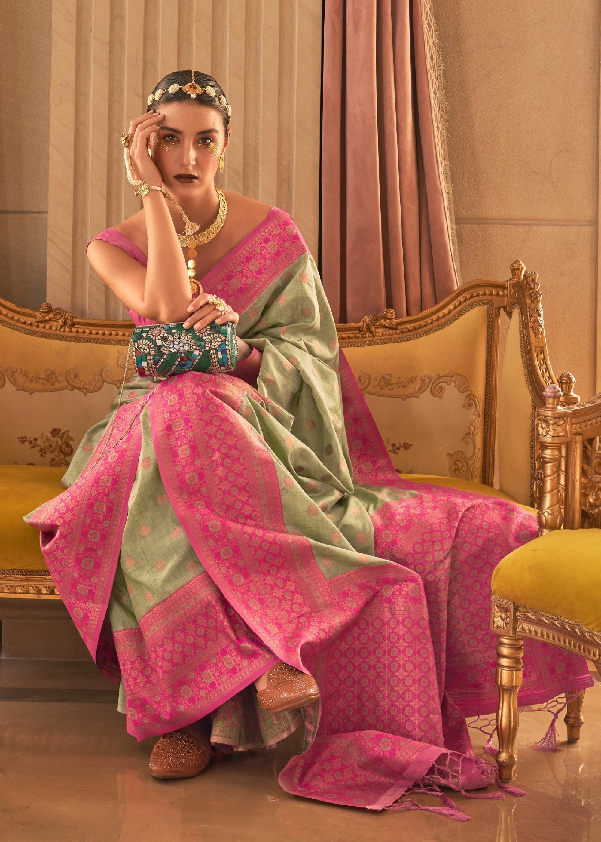 Apple Green Bamboo Copper Zari Handloom Weaving Saree - qivii