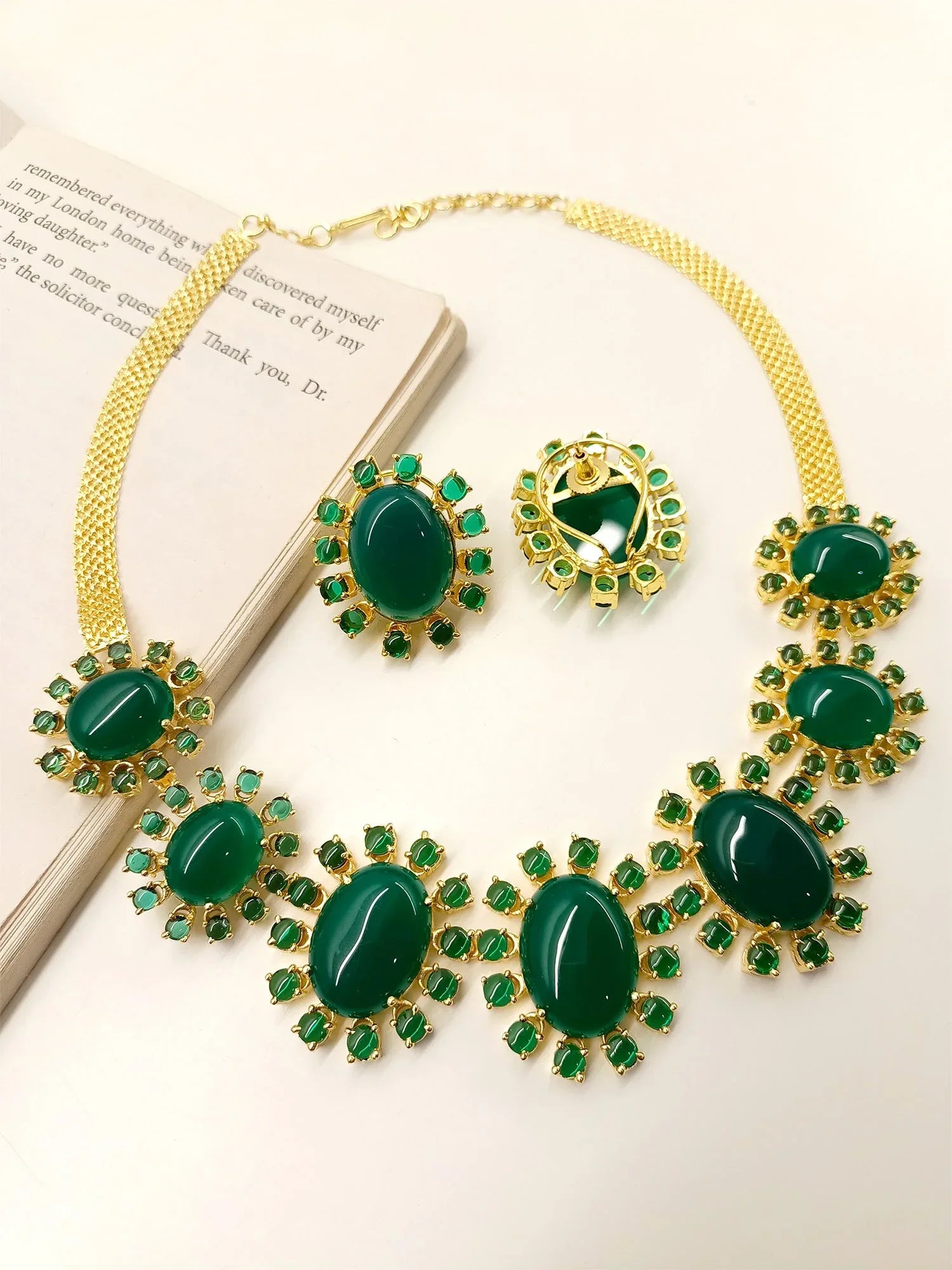 Aurora Green Natural Stone Necklace Set