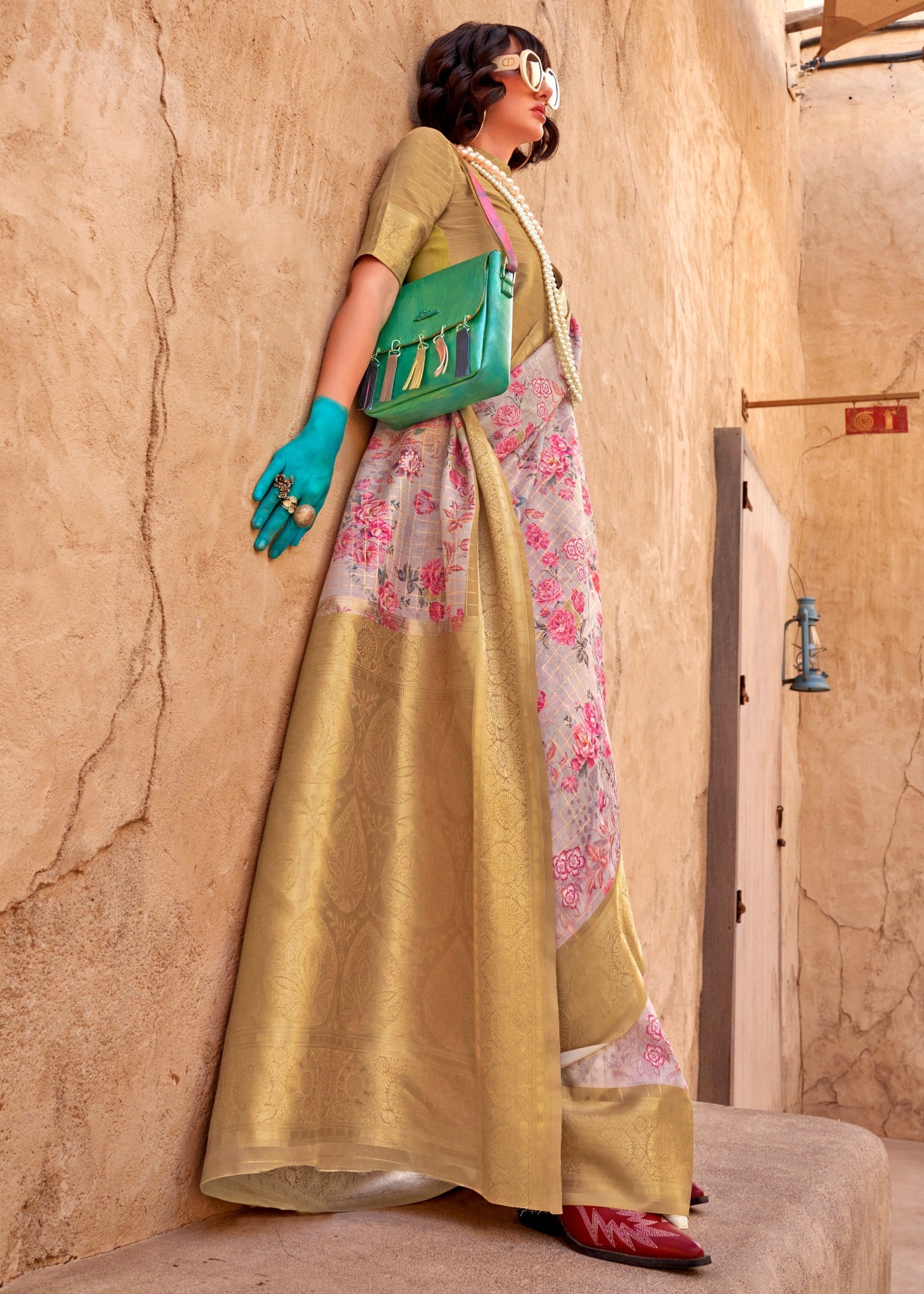 Golden Printed Handloom Georgette Saree - qivii