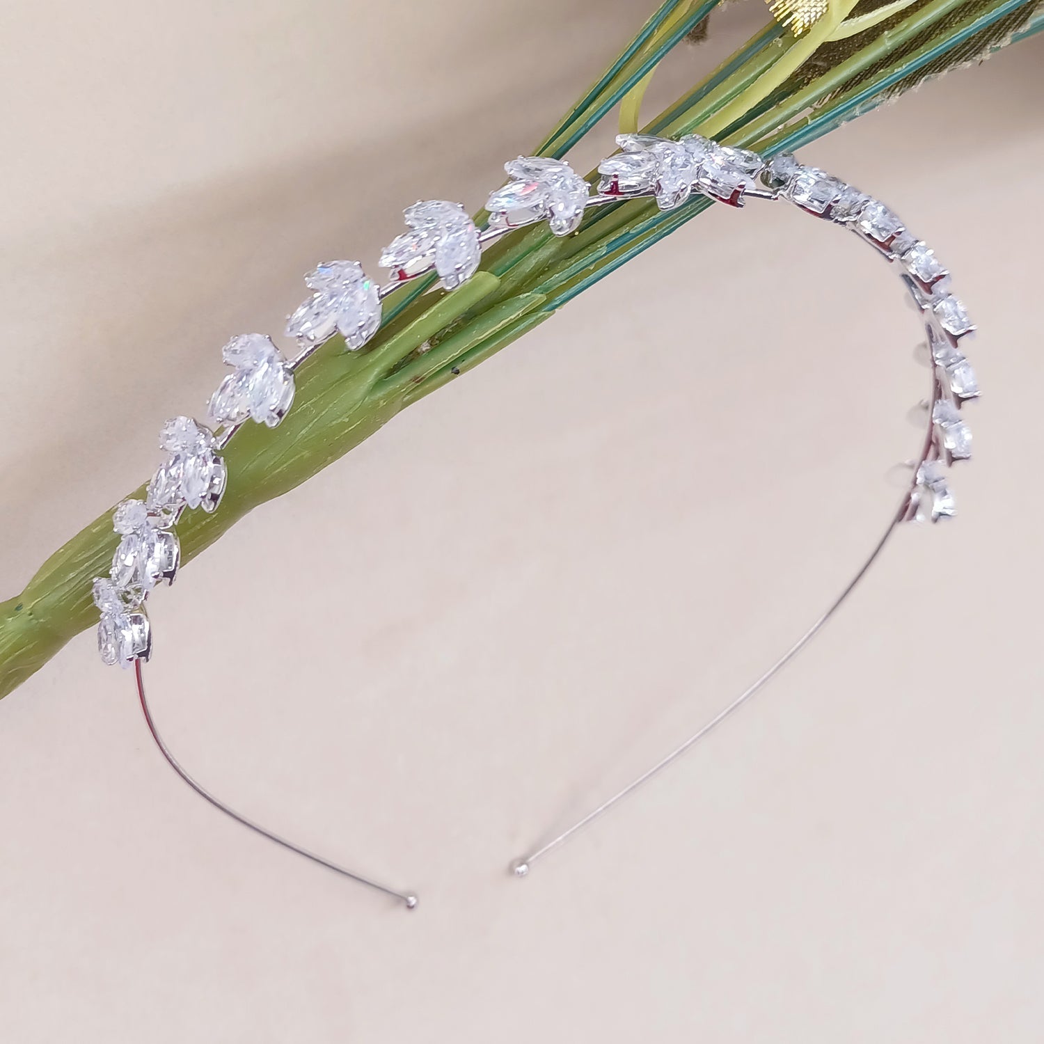 Aarvi American Diamond Silver Plated Hair Band - qivii