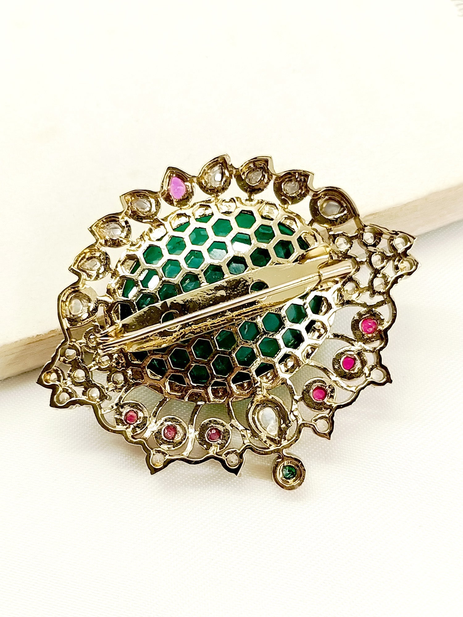 Jagat Green Men's Brooch - qivii