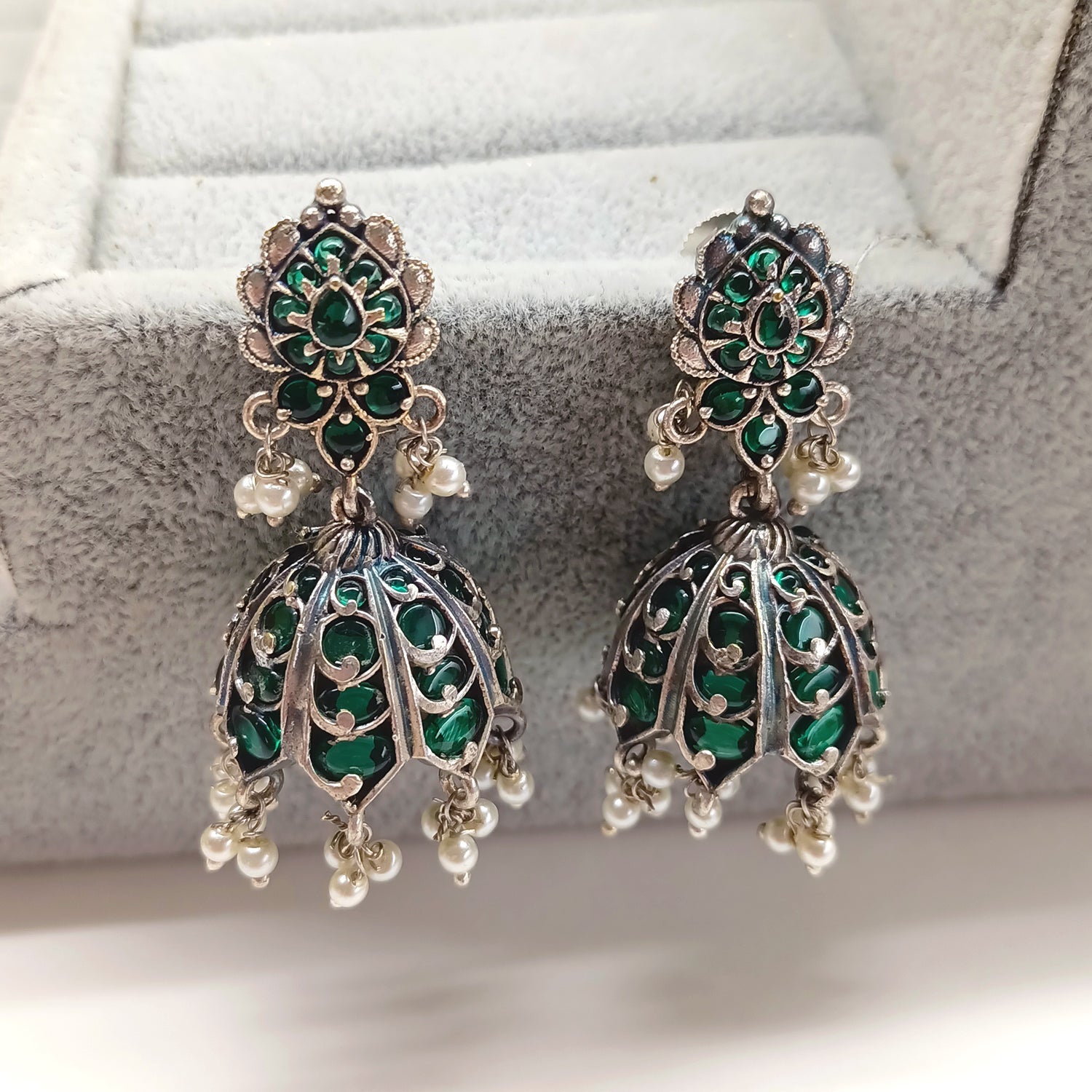 Surveen Silver Oxidised Green Jhumki - qivii