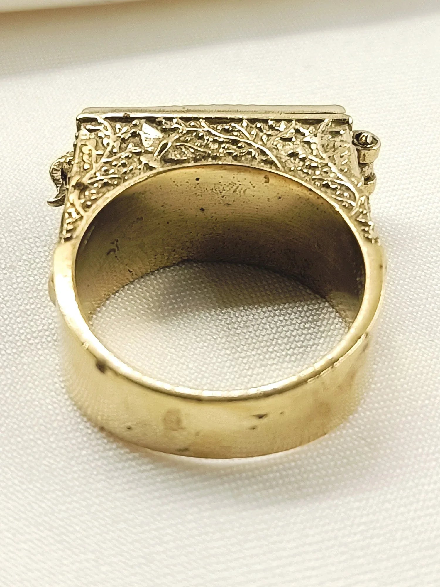 Damini Golden Western Finger Ring