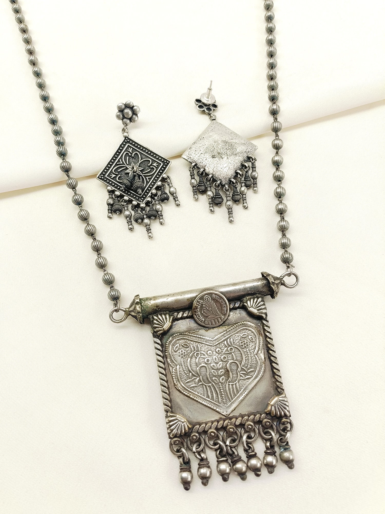 Adena Plain Oxidized Pendant Set